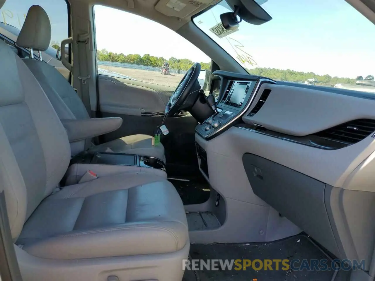5 fotografías del automóvil dañado 5TDYZ3DC1KS008610 TOYOTA SIENNA 2019