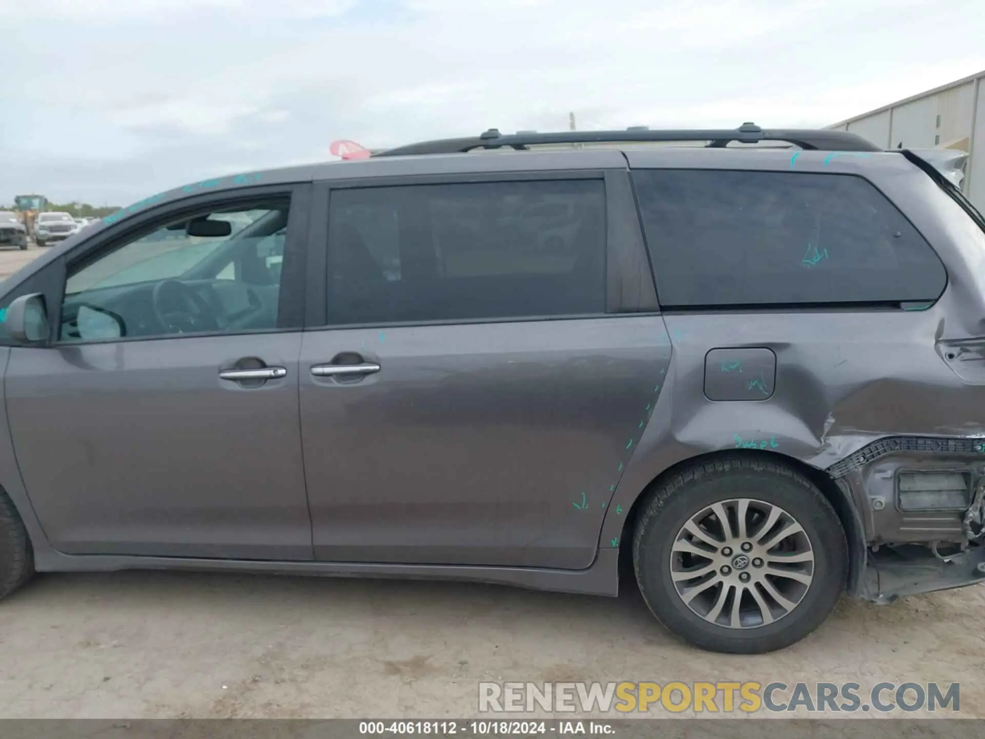 15 fotografías del automóvil dañado 5TDYZ3DC1KS984208 TOYOTA SIENNA 2019