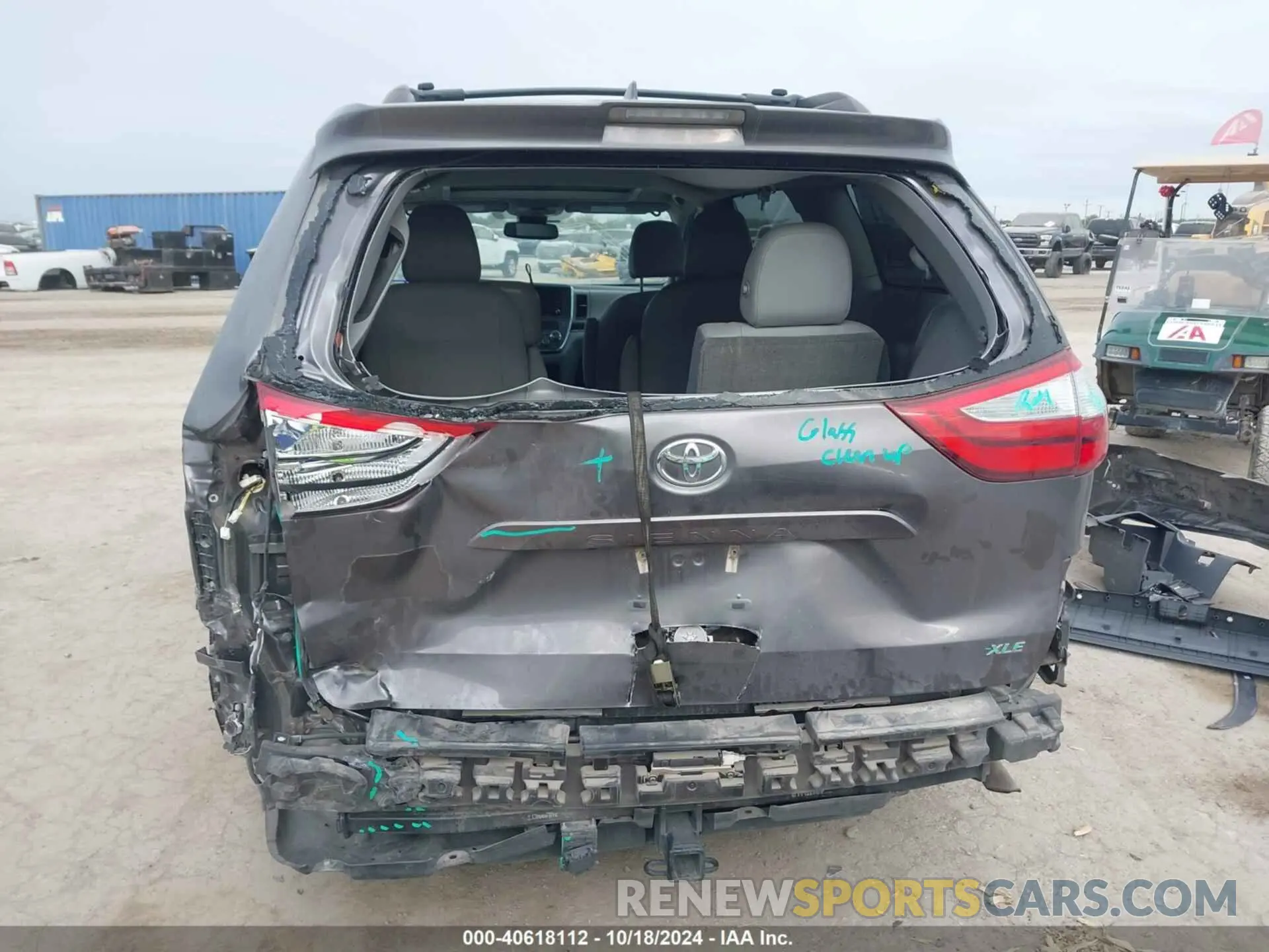 17 fotografías del automóvil dañado 5TDYZ3DC1KS984208 TOYOTA SIENNA 2019