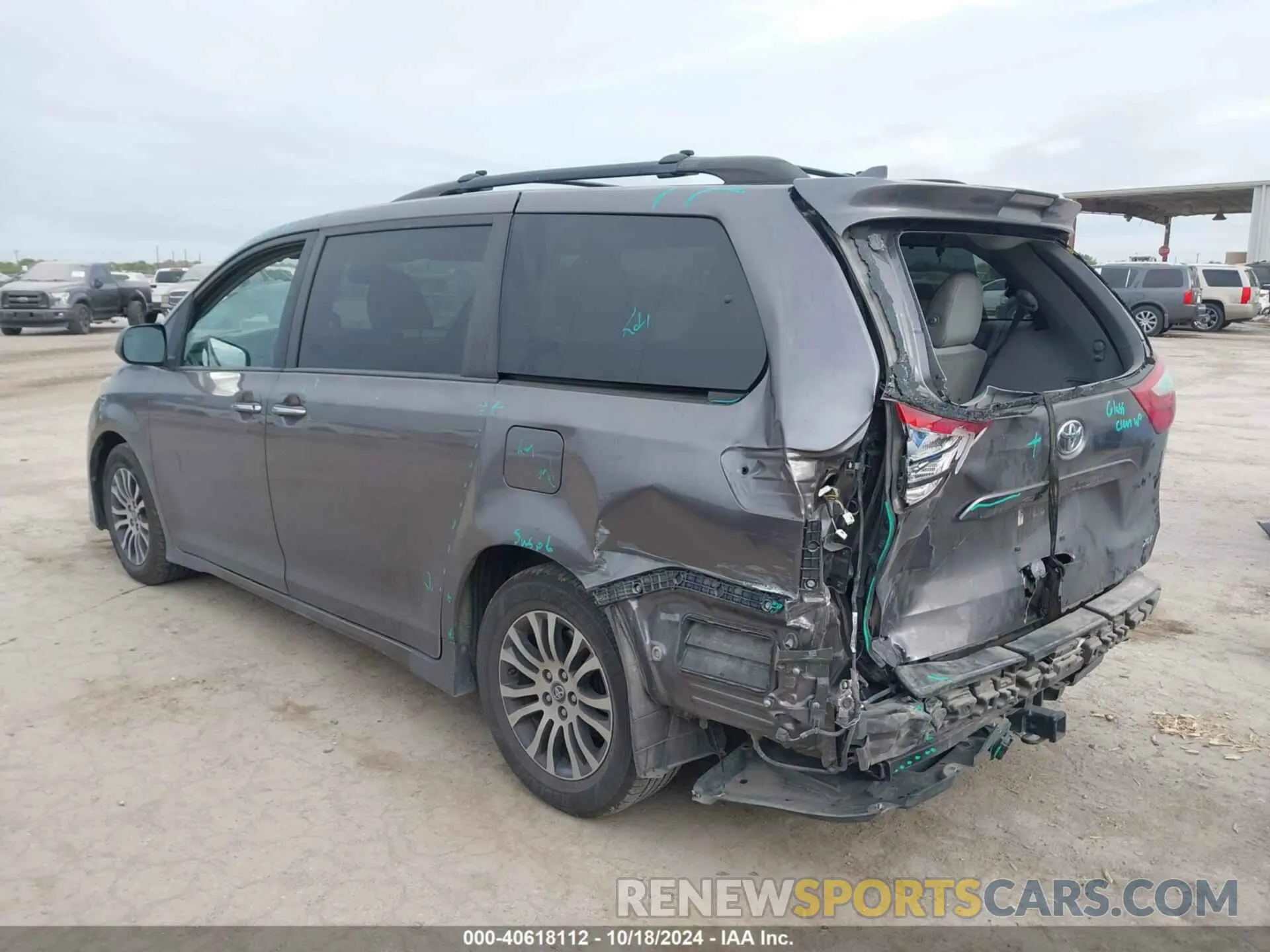 3 fotografías del automóvil dañado 5TDYZ3DC1KS984208 TOYOTA SIENNA 2019