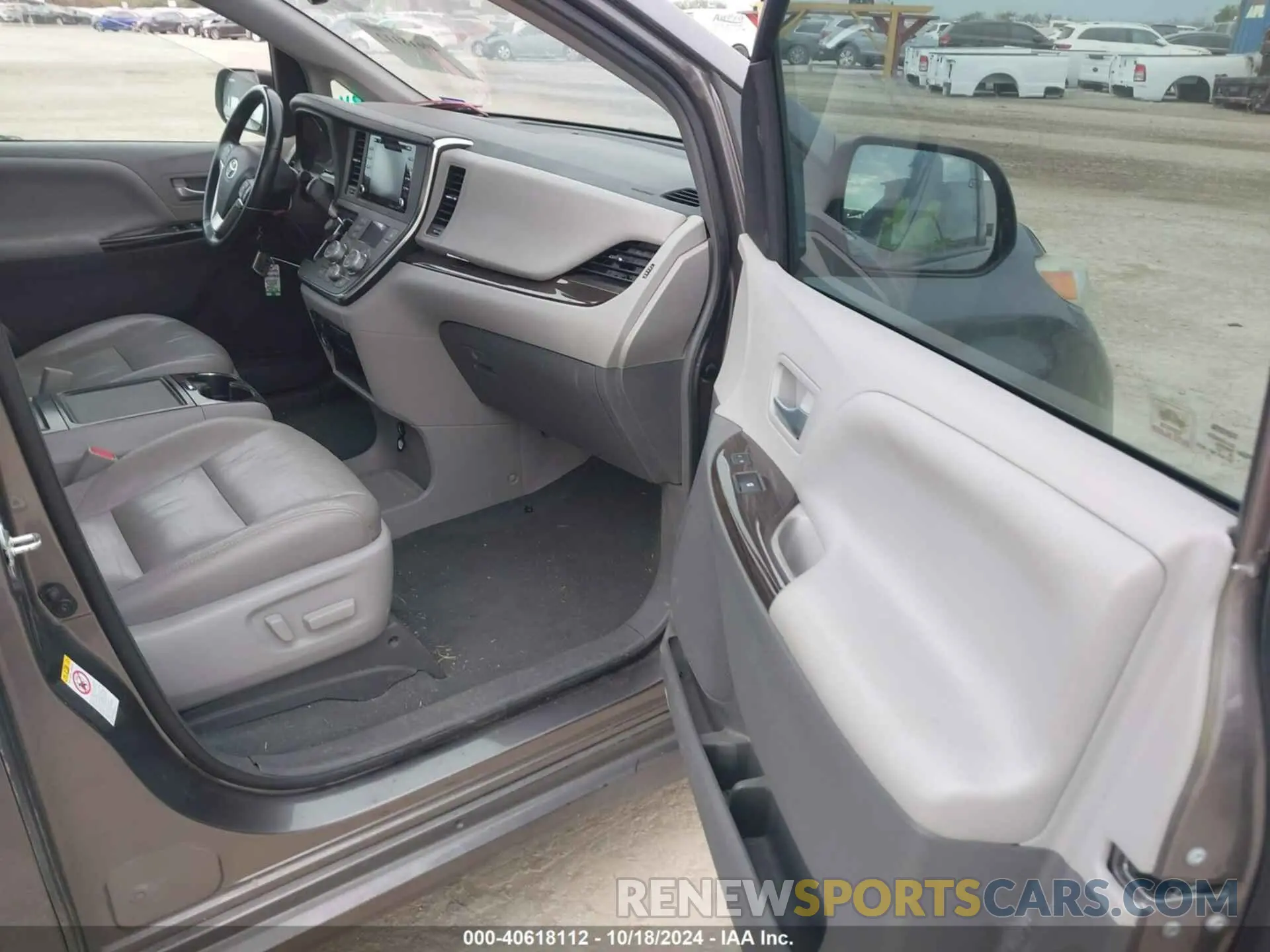5 fotografías del automóvil dañado 5TDYZ3DC1KS984208 TOYOTA SIENNA 2019