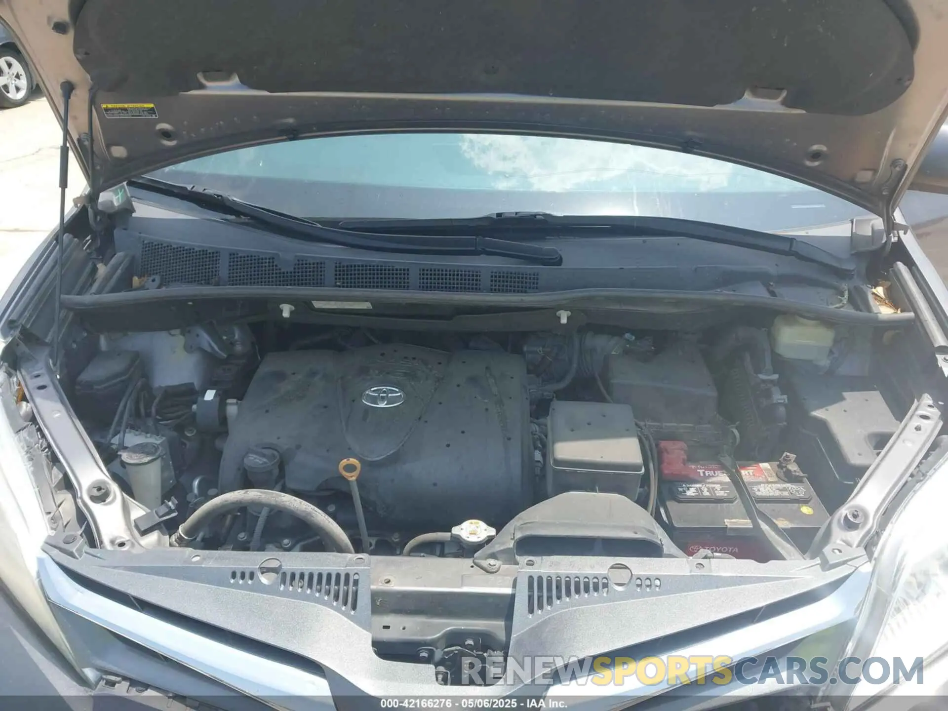 10 fotografías del automóvil dañado 5TDYZ3DC4KS970576 TOYOTA SIENNA 2019