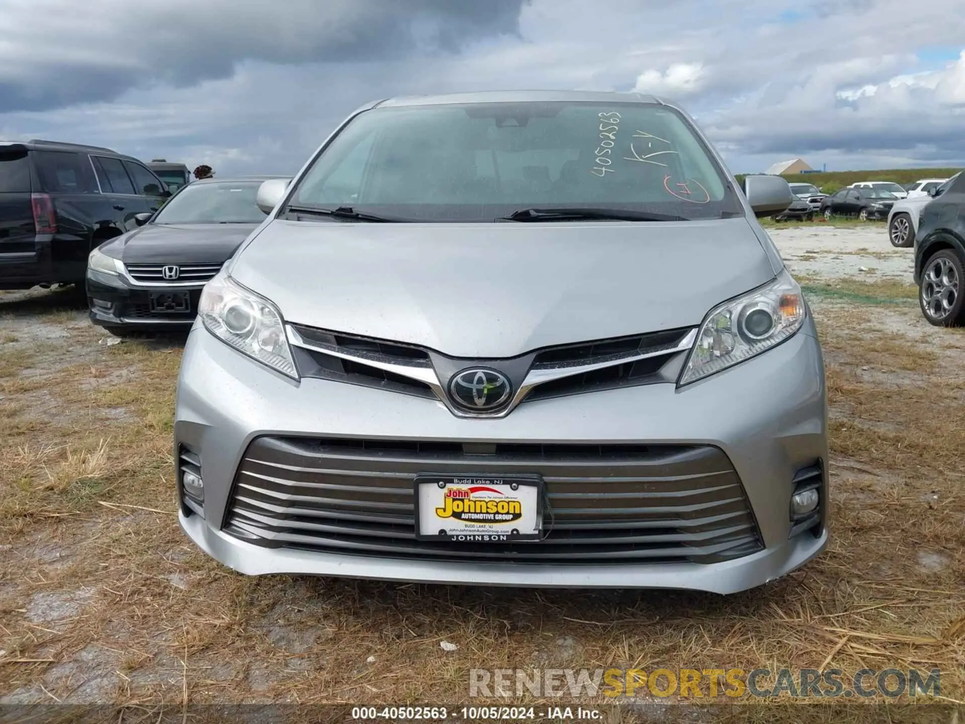 12 fotografías del automóvil dañado 5TDYZ3DC4KS988303 TOYOTA SIENNA 2019