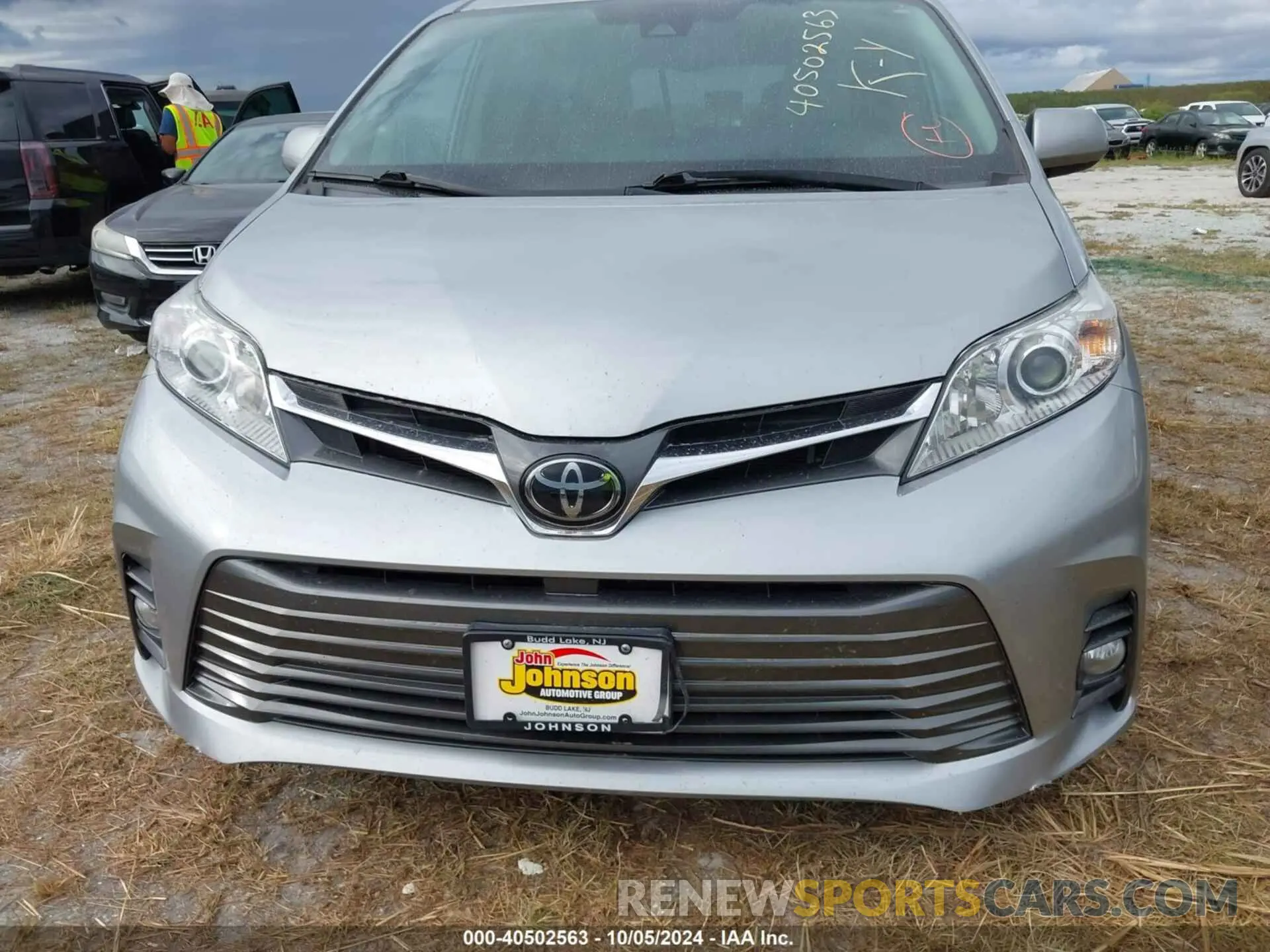 6 fotografías del automóvil dañado 5TDYZ3DC4KS988303 TOYOTA SIENNA 2019