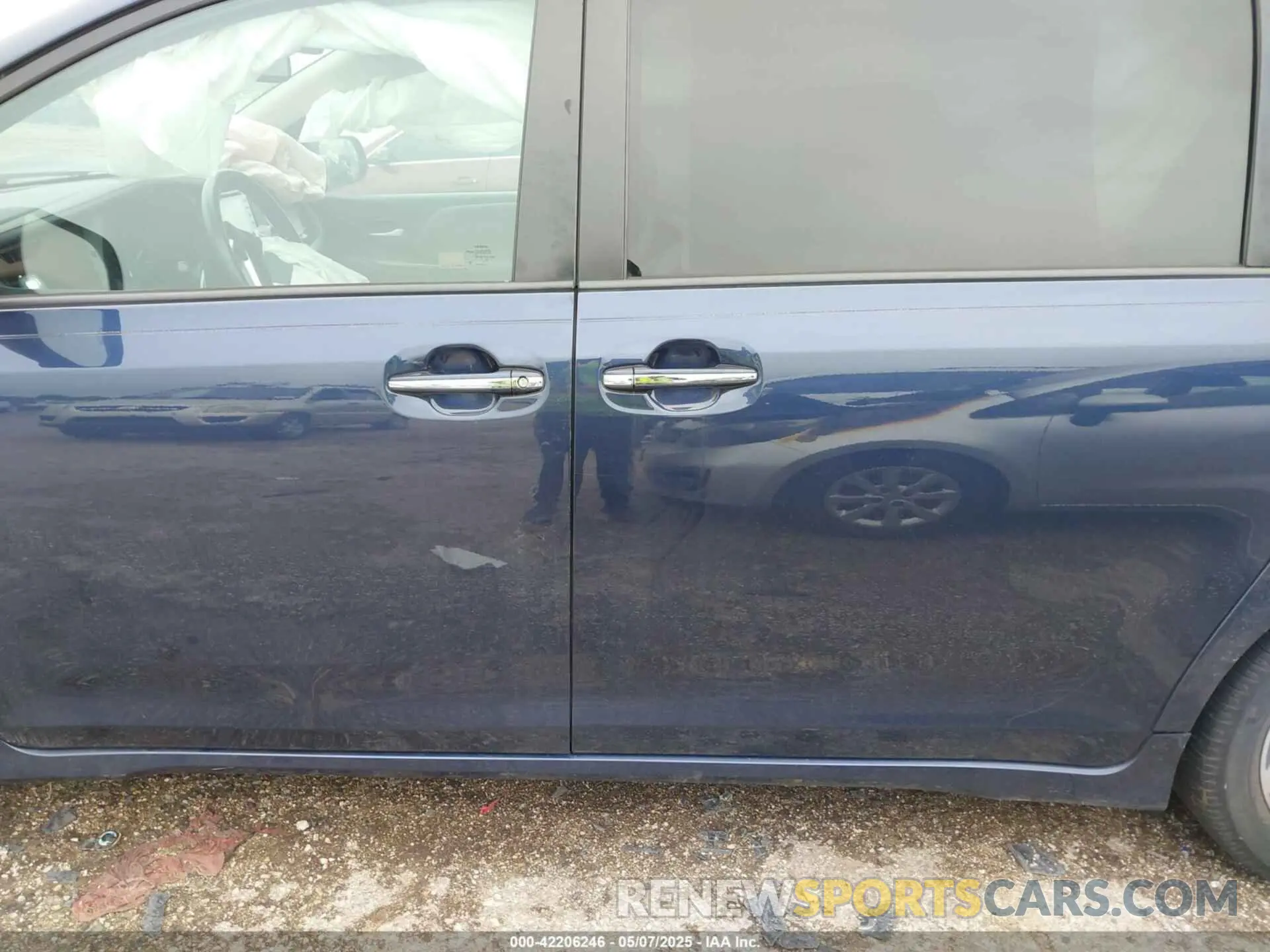 15 fotografías del automóvil dañado 5TDYZ3DC5KS003944 TOYOTA SIENNA 2019