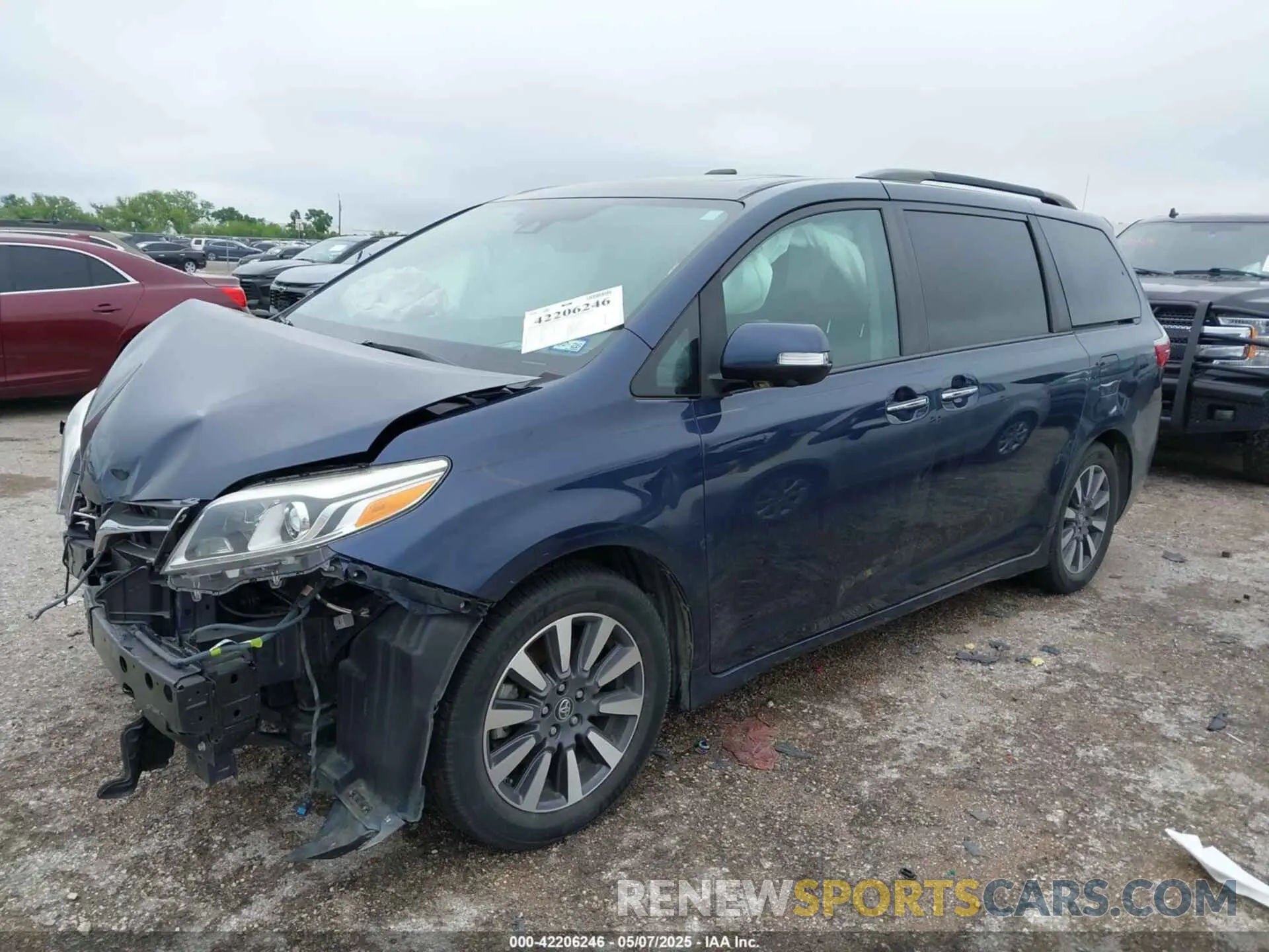 2 fotografías del automóvil dañado 5TDYZ3DC5KS003944 TOYOTA SIENNA 2019