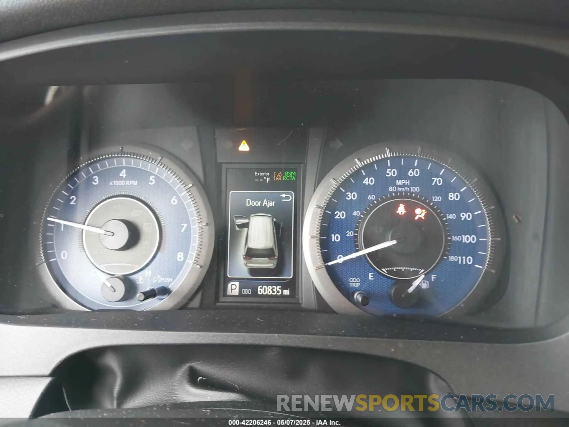 7 fotografías del automóvil dañado 5TDYZ3DC5KS003944 TOYOTA SIENNA 2019