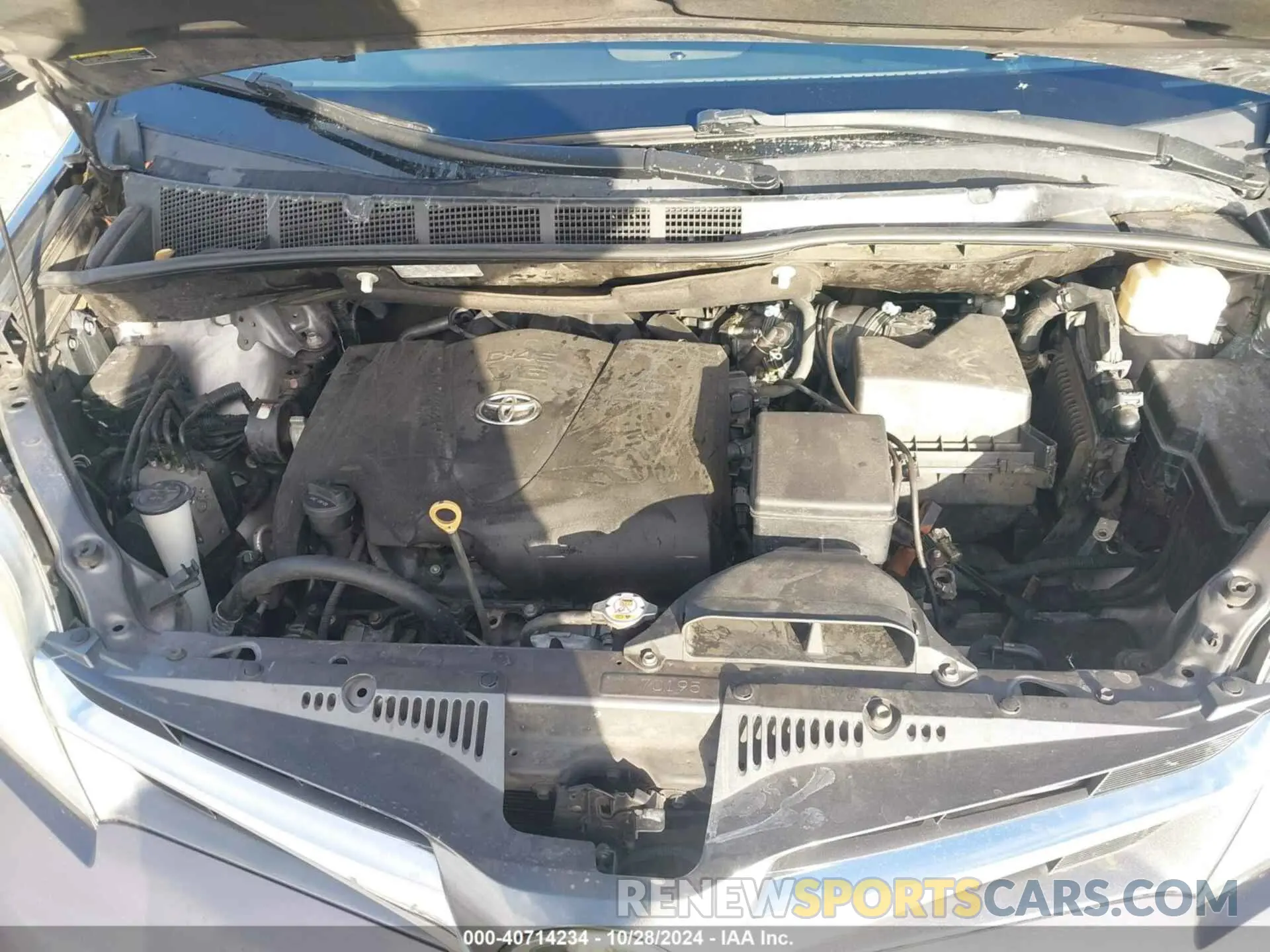 10 fotografías del automóvil dañado 5TDYZ3DC5KS982915 TOYOTA SIENNA 2019