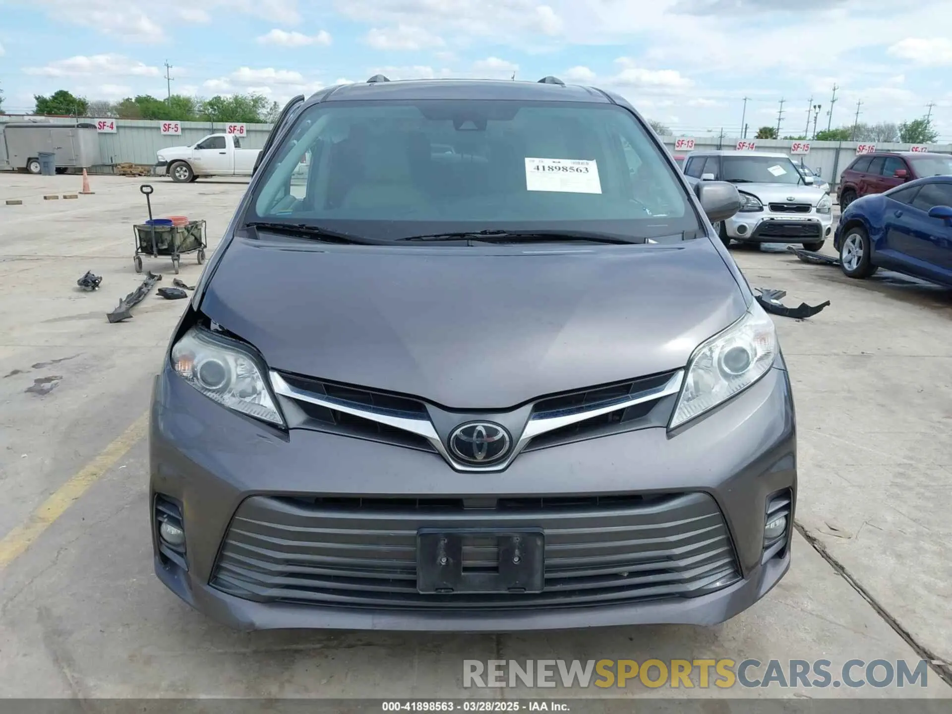 13 fotografías del automóvil dañado 5TDYZ3DC5KS984521 TOYOTA SIENNA 2019