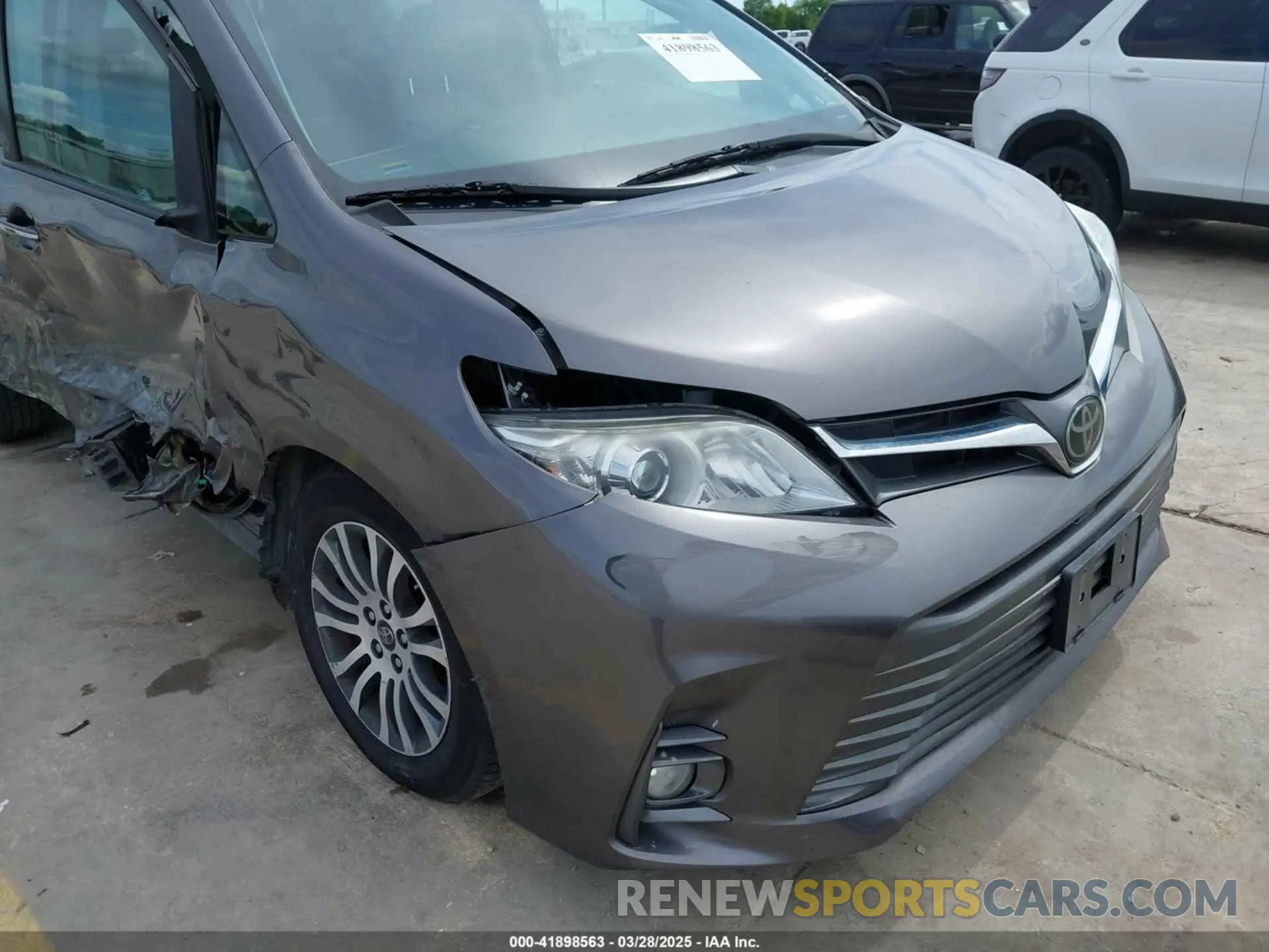 18 fotografías del automóvil dañado 5TDYZ3DC5KS984521 TOYOTA SIENNA 2019