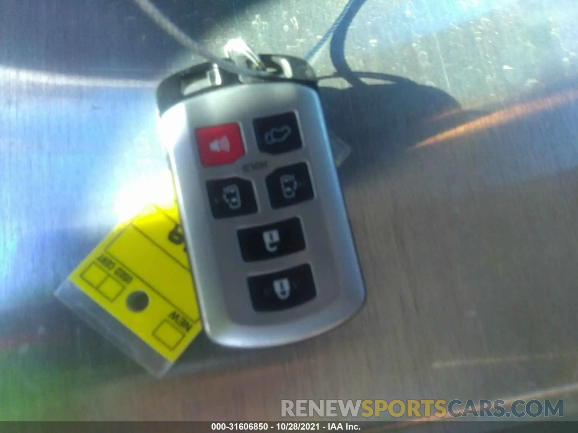 11 fotografías del automóvil dañado 5TDYZ3DC5KS998757 TOYOTA SIENNA 2019