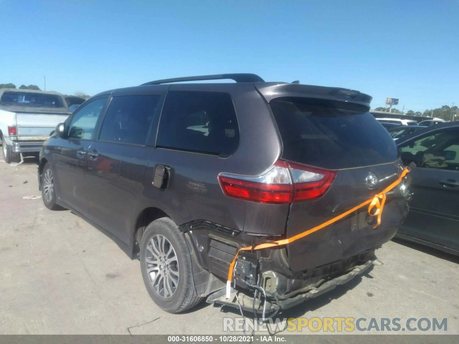 3 fotografías del automóvil dañado 5TDYZ3DC5KS998757 TOYOTA SIENNA 2019