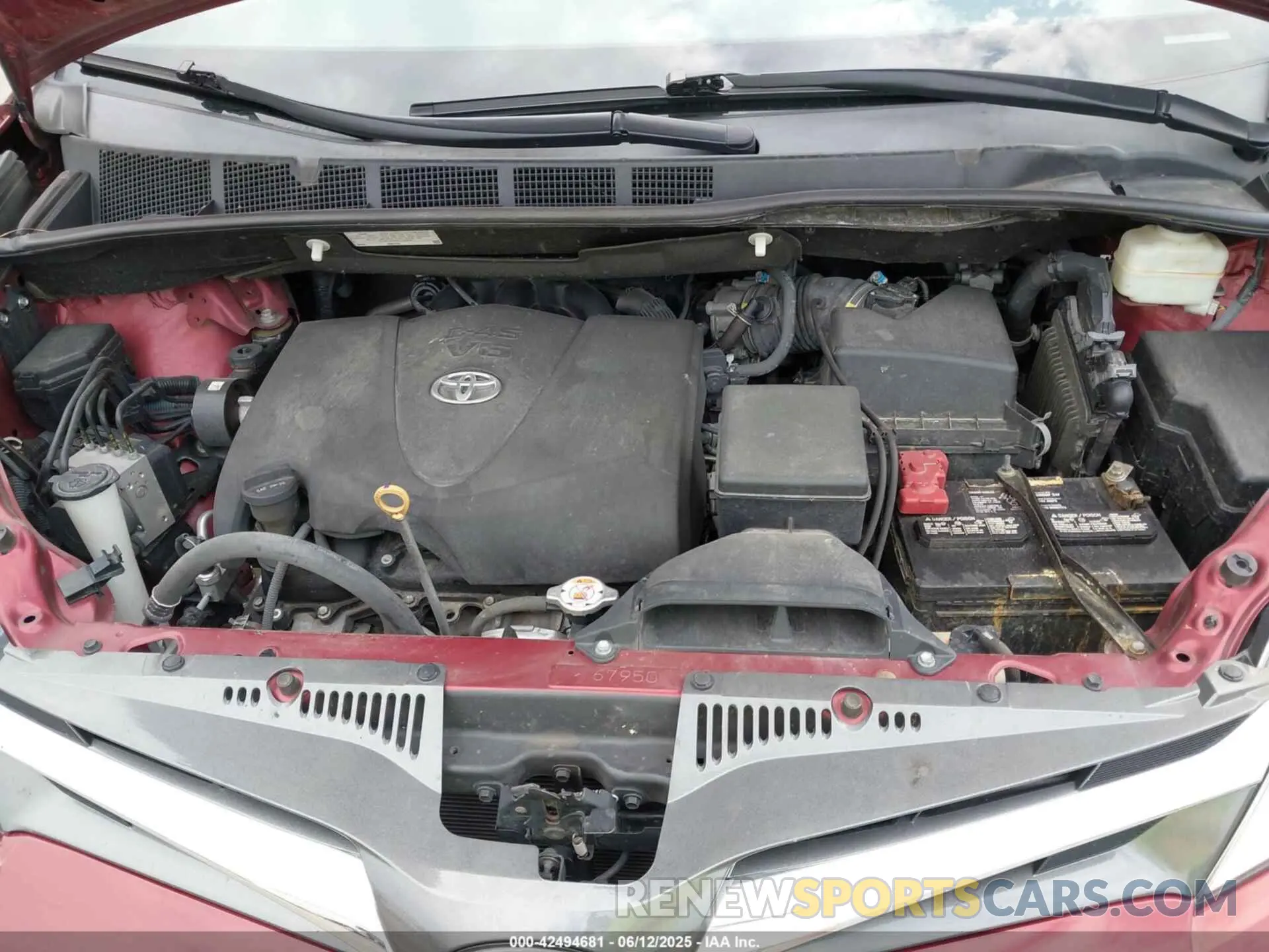 10 fotografías del automóvil dañado 5TDYZ3DC6KS996645 TOYOTA SIENNA 2019