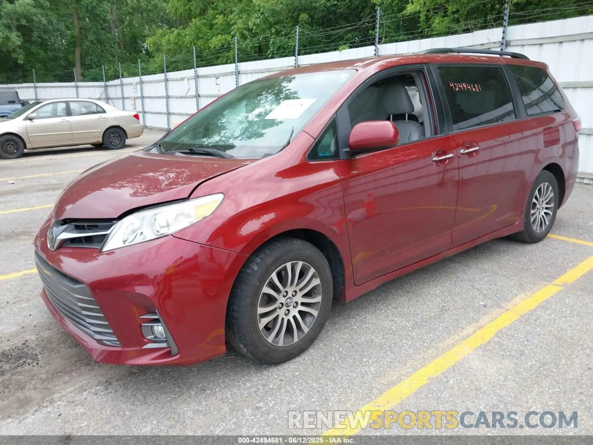 2 fotografías del automóvil dañado 5TDYZ3DC6KS996645 TOYOTA SIENNA 2019