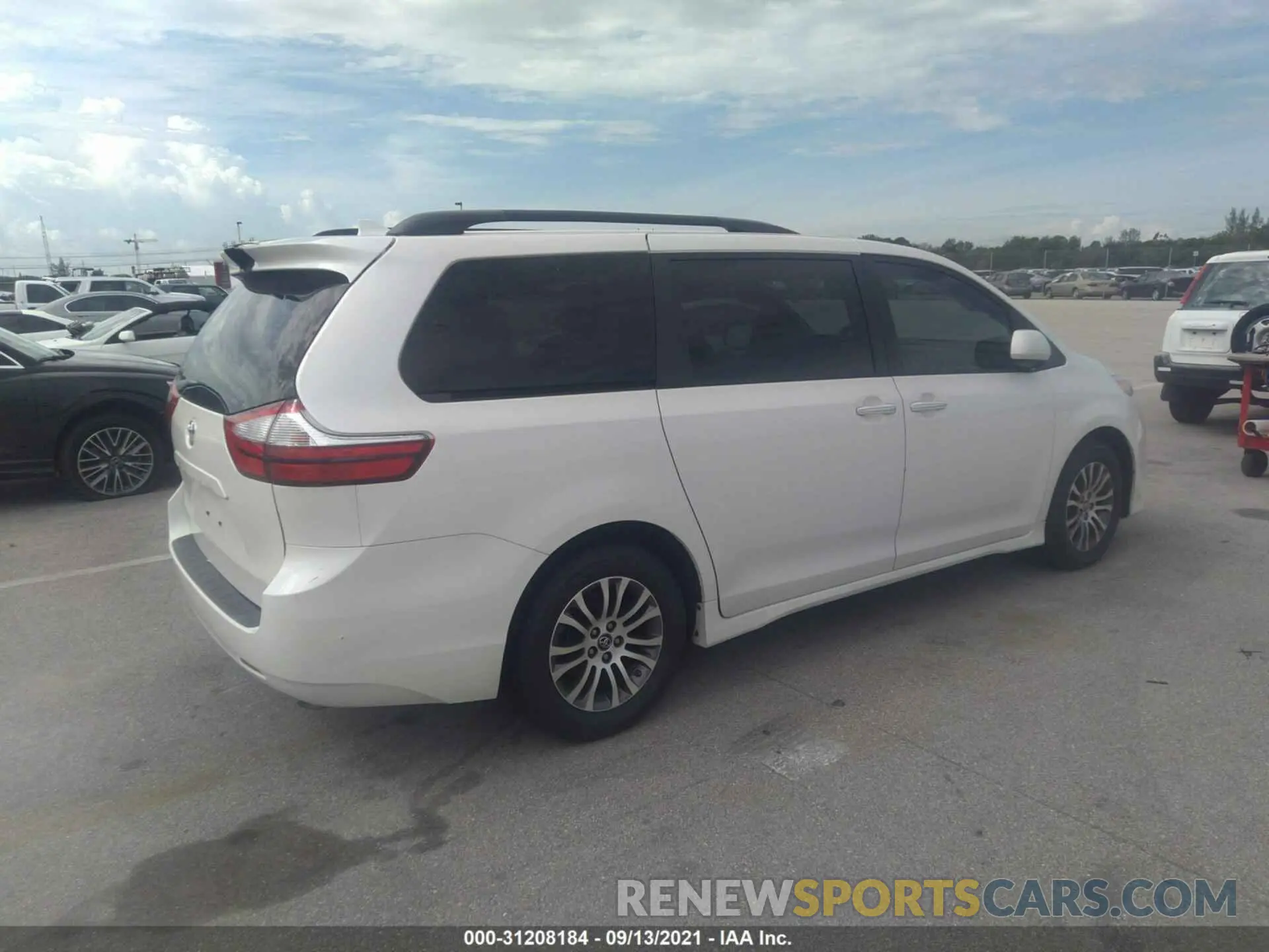 4 fotografías del automóvil dañado 5TDYZ3DC7KS006750 TOYOTA SIENNA 2019