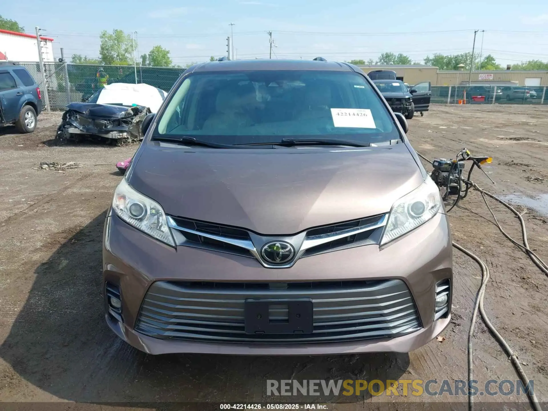 12 fotografías del automóvil dañado 5TDYZ3DC7KS980857 TOYOTA SIENNA 2019