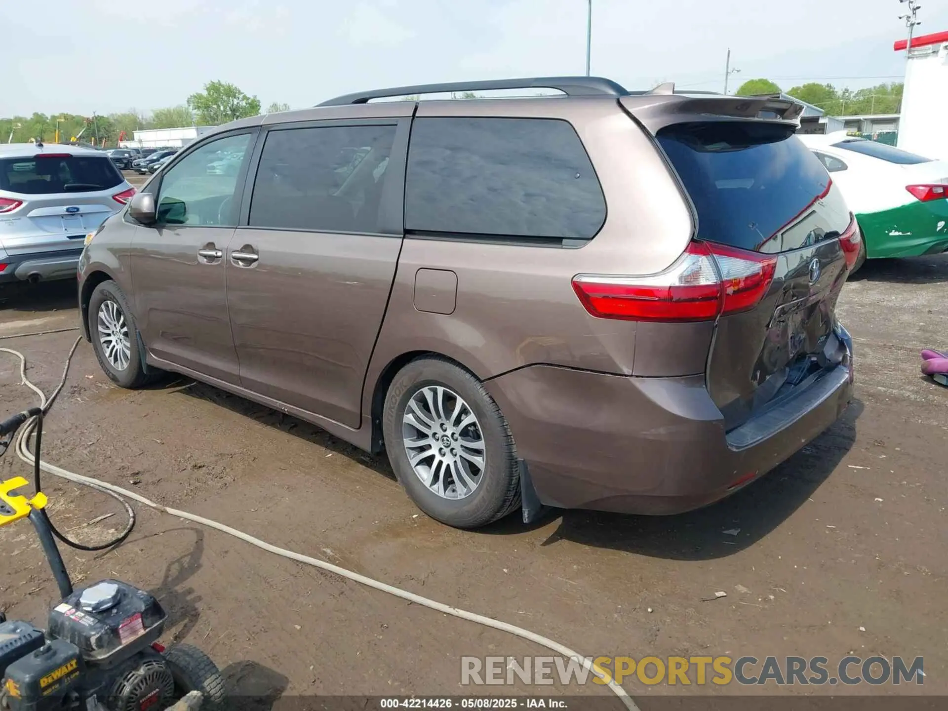 3 fotografías del automóvil dañado 5TDYZ3DC7KS980857 TOYOTA SIENNA 2019
