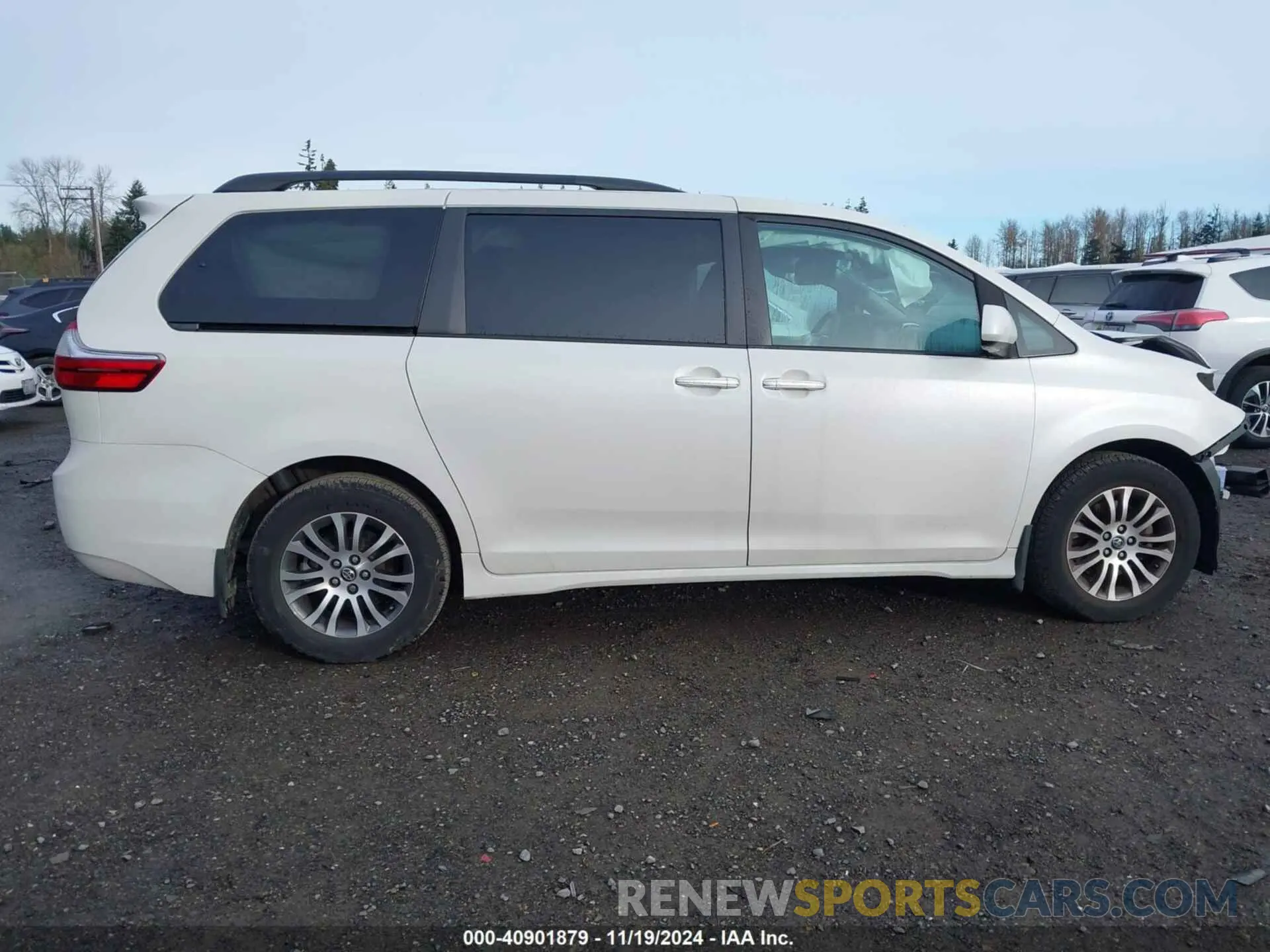 14 fotografías del automóvil dañado 5TDYZ3DC9KS006832 TOYOTA SIENNA 2019