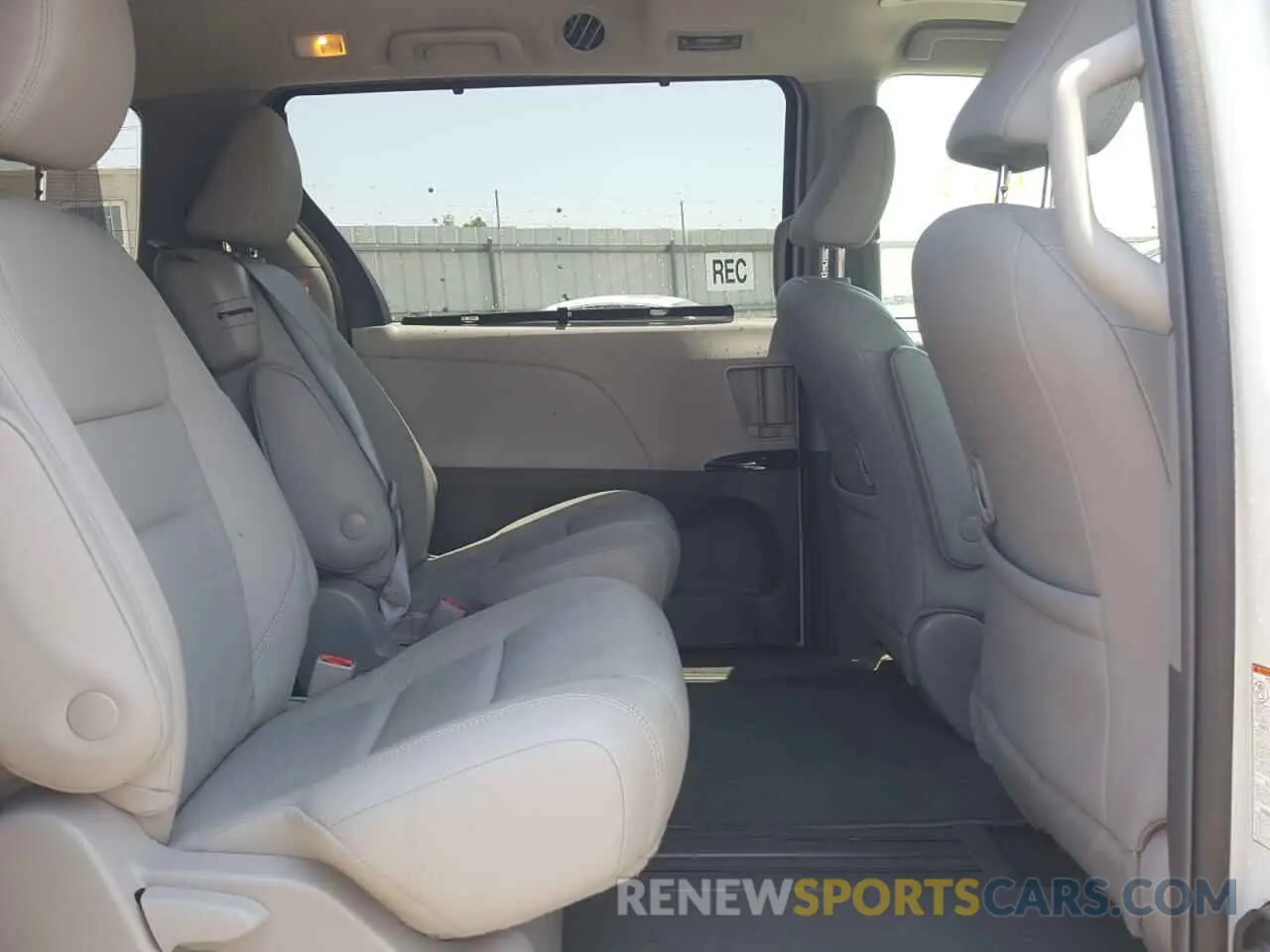 6 fotografías del automóvil dañado 5TDYZ3DC9KS970010 TOYOTA SIENNA 2019