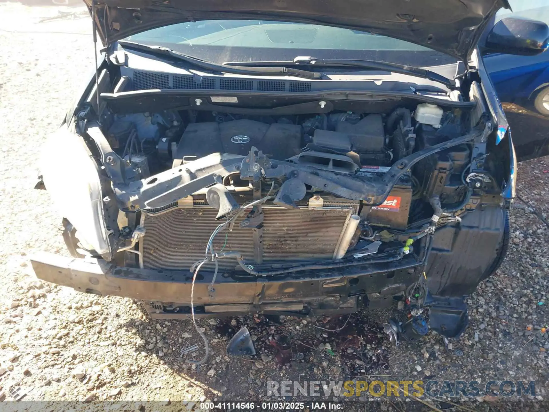 10 fotografías del automóvil dañado 5TDYZ3DC9KS995408 TOYOTA SIENNA 2019