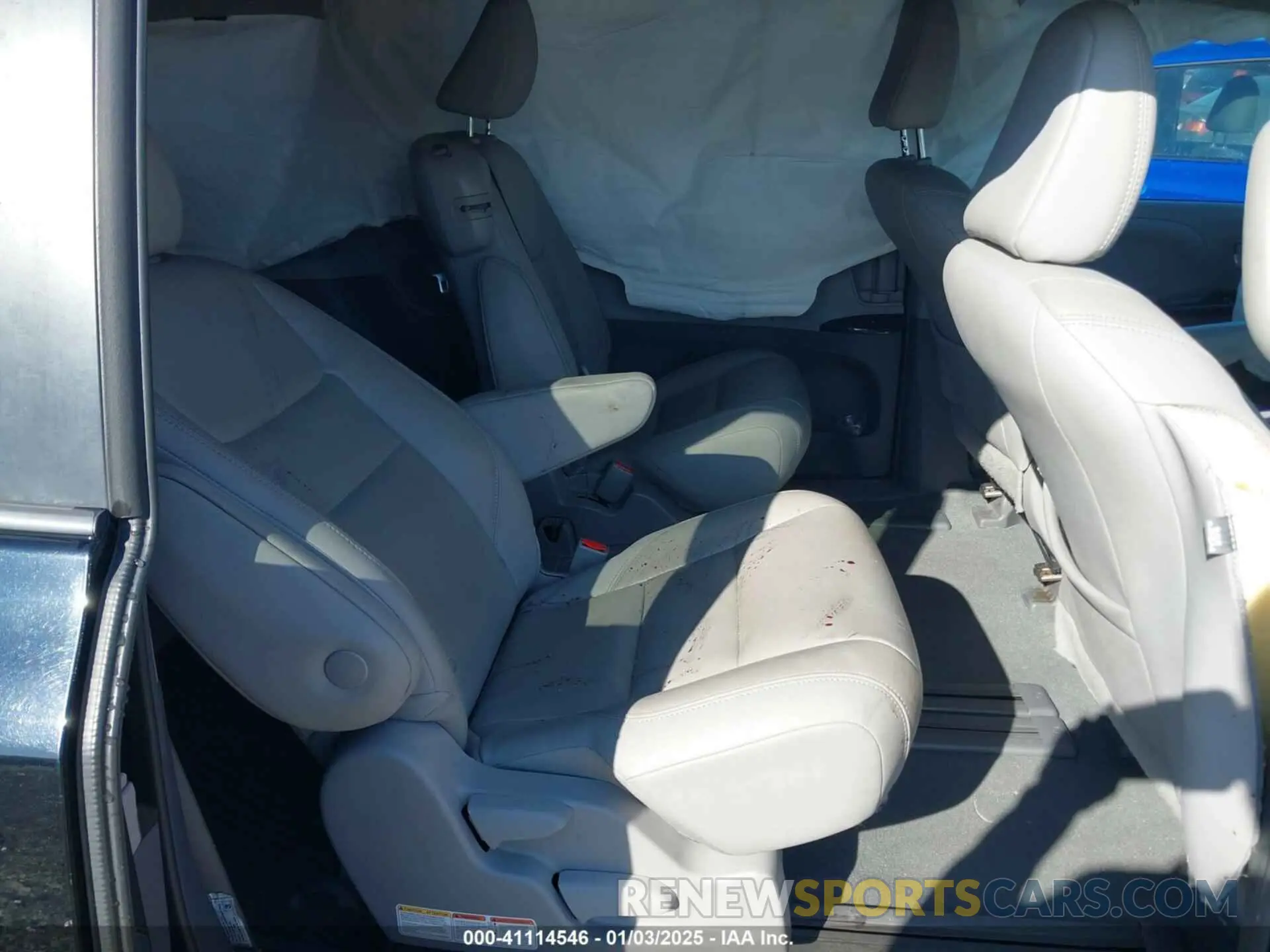 8 fotografías del automóvil dañado 5TDYZ3DC9KS995408 TOYOTA SIENNA 2019
