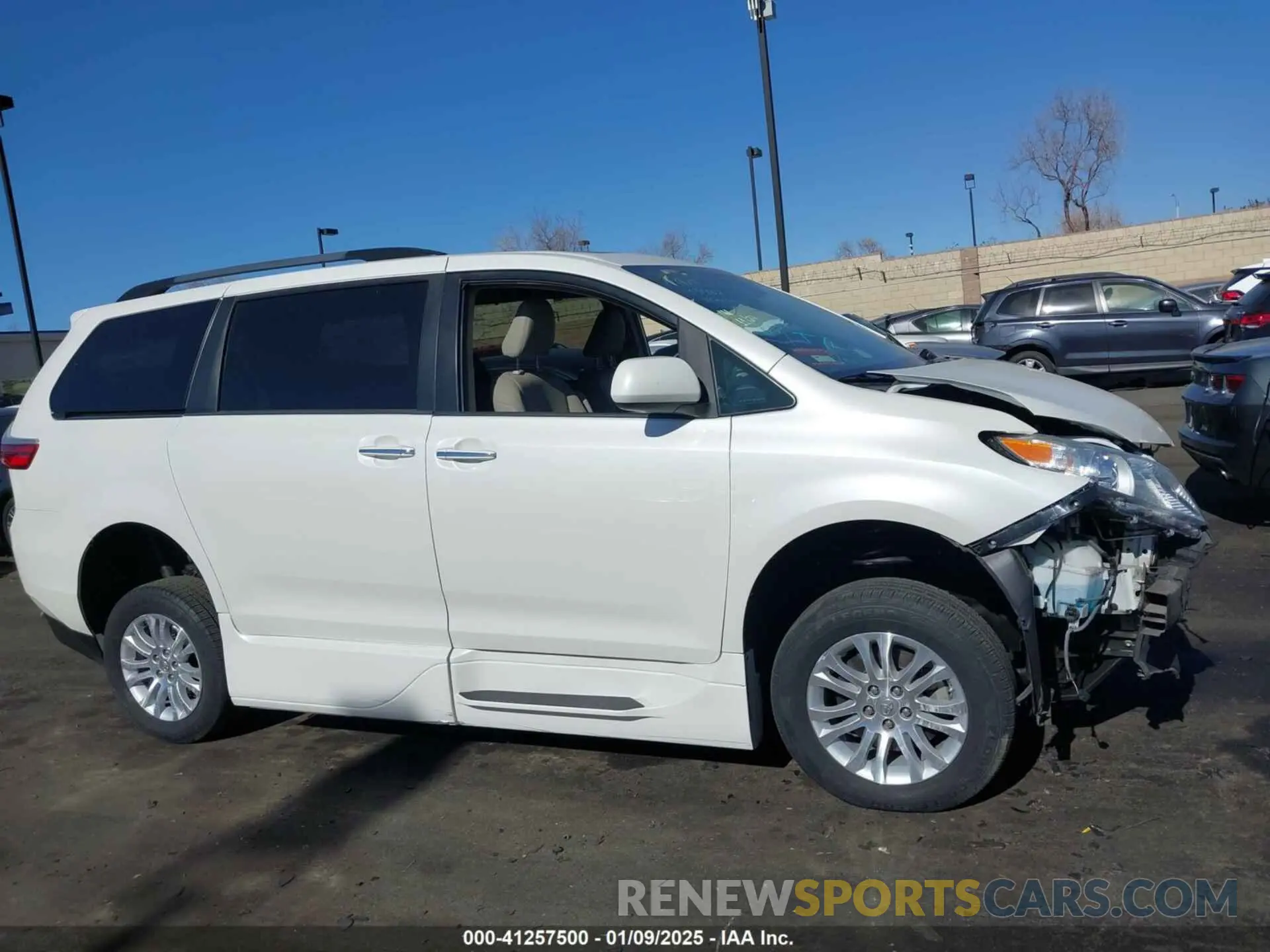 14 fotografías del automóvil dañado 5TDYZ3DC9KS997594 TOYOTA SIENNA 2019