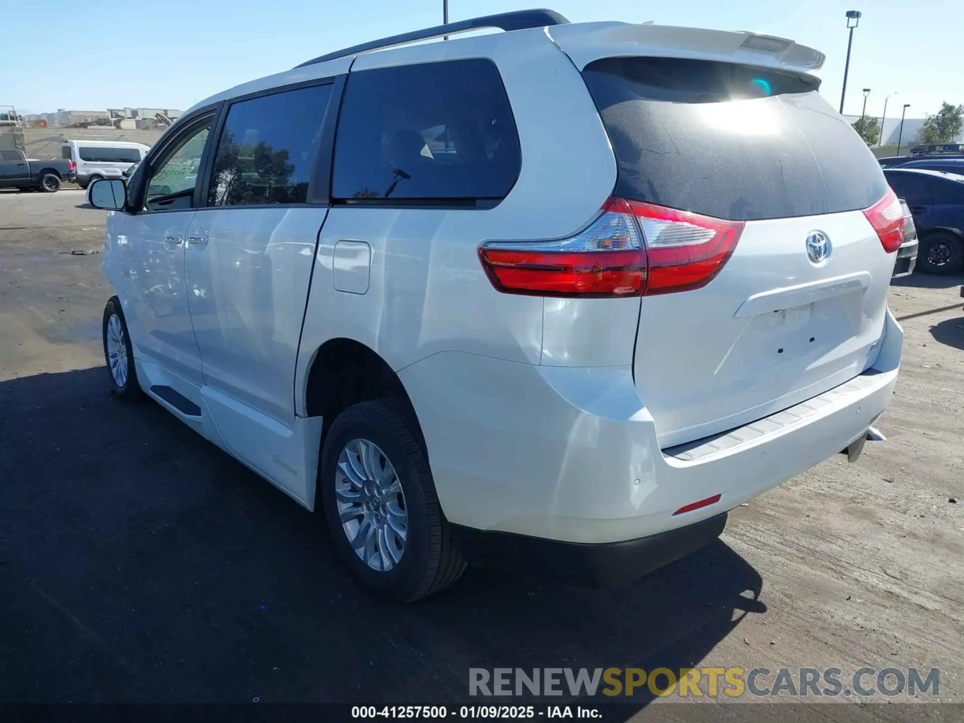 3 fotografías del automóvil dañado 5TDYZ3DC9KS997594 TOYOTA SIENNA 2019