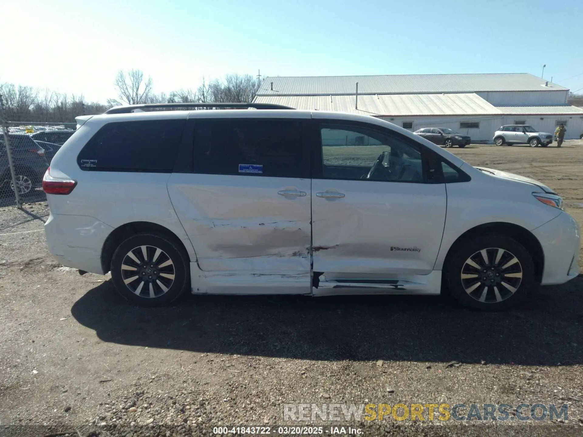 13 fotografías del automóvil dañado 5TDYZ3DCXKS980027 TOYOTA SIENNA 2019