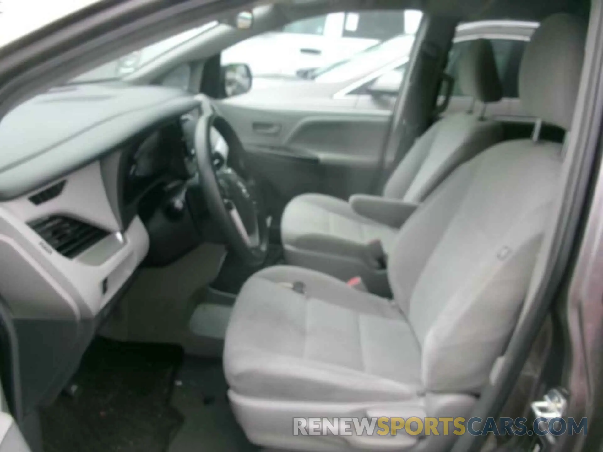 1 fotografías del automóvil dañado 5TDZZ3DC2KS002996 TOYOTA SIENNA 2019