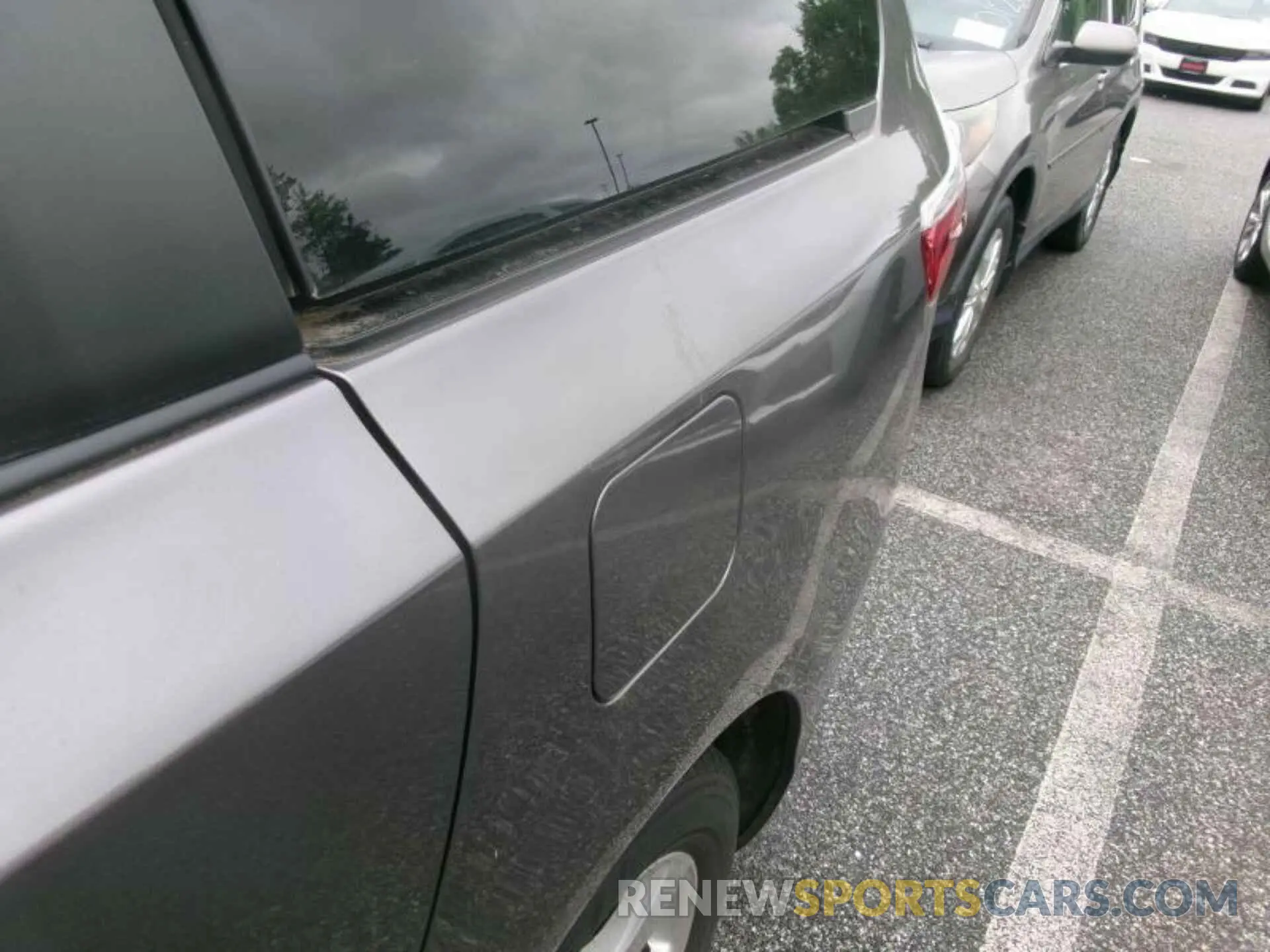 13 fotografías del automóvil dañado 5TDZZ3DC2KS002996 TOYOTA SIENNA 2019