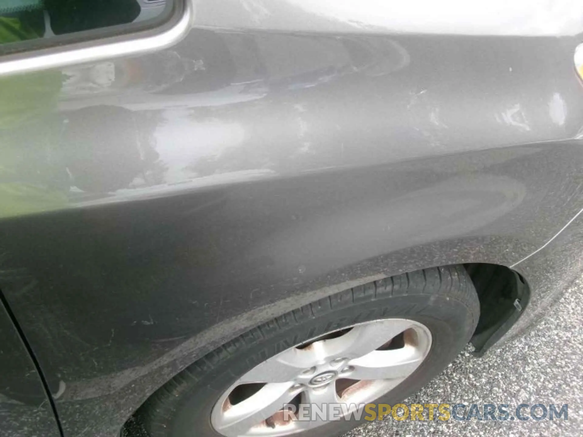 4 fotografías del automóvil dañado 5TDZZ3DC2KS002996 TOYOTA SIENNA 2019