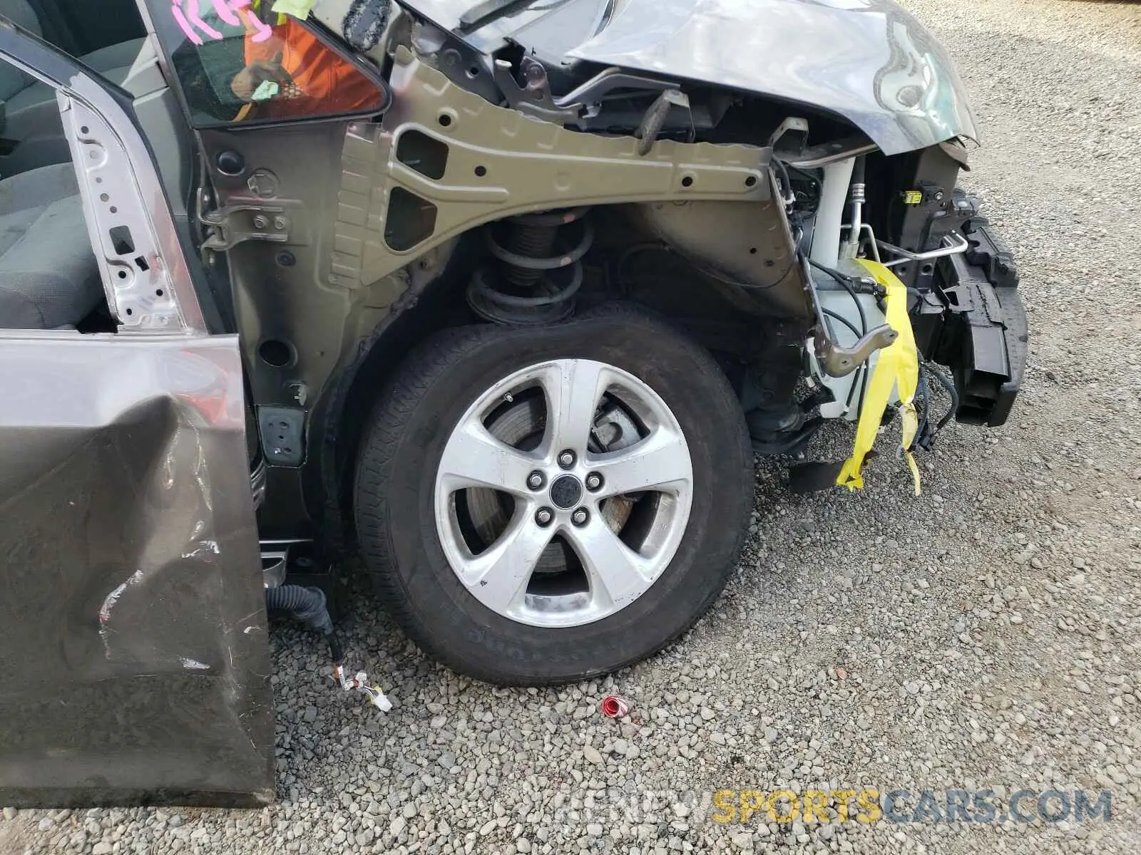 9 fotografías del automóvil dañado 5TDZZ3DC2KS005901 TOYOTA SIENNA 2019