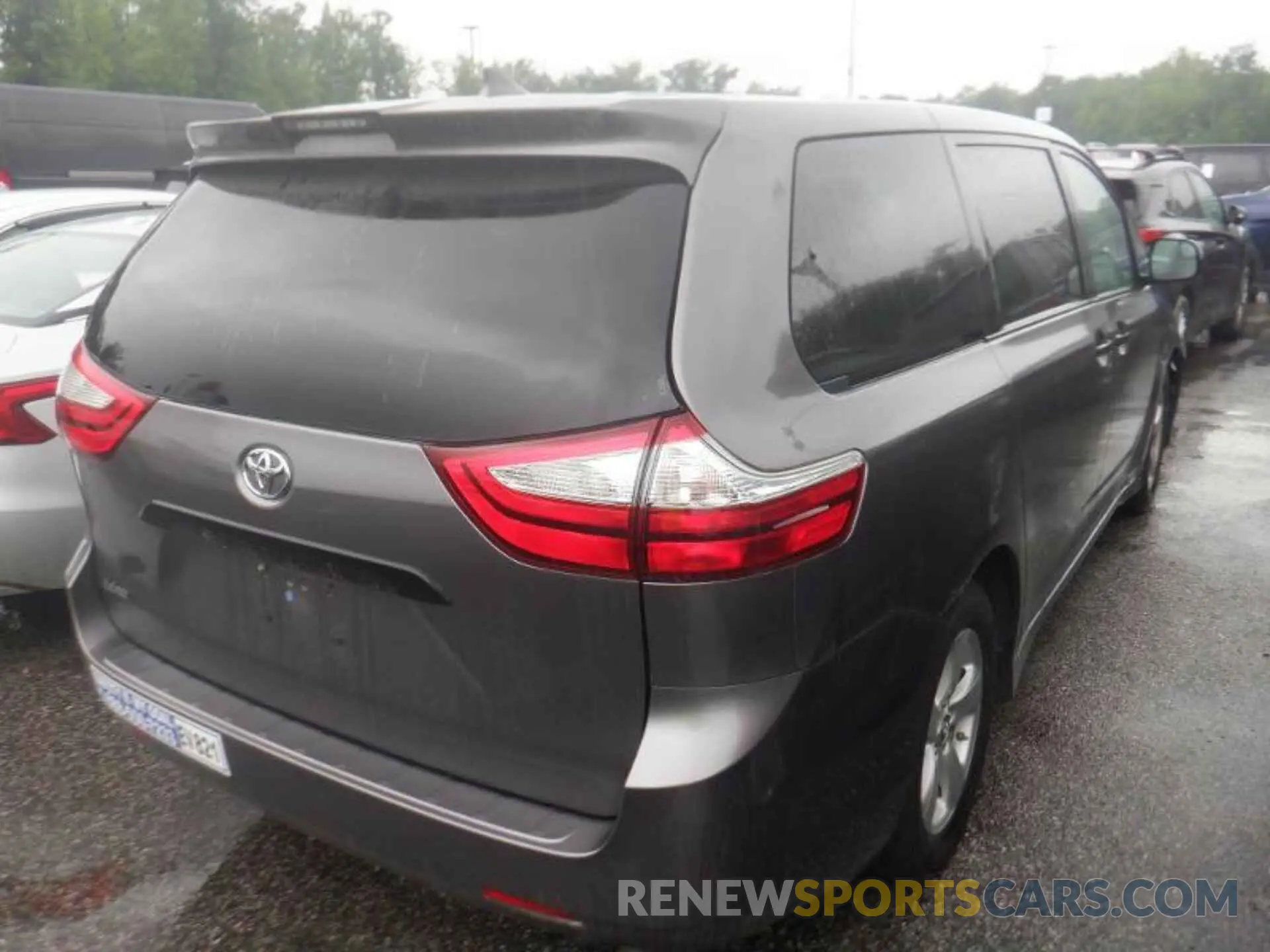 4 fotografías del automóvil dañado 5TDZZ3DC2KS008944 TOYOTA SIENNA 2019