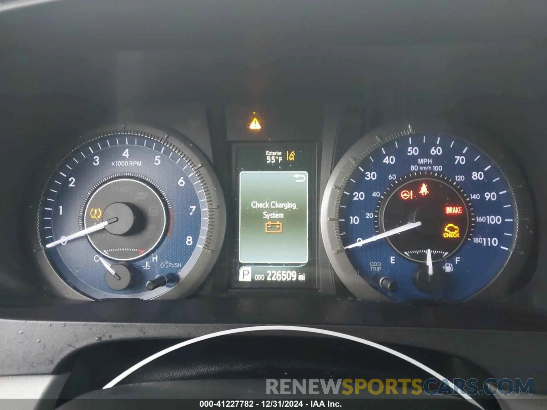 7 fotografías del automóvil dañado 5TDZZ3DC5KS010008 TOYOTA SIENNA 2019