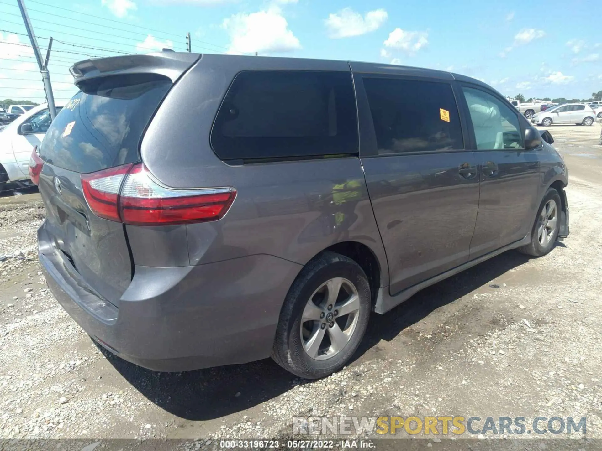 4 fotografías del automóvil dañado 5TDZZ3DC7KS008096 TOYOTA SIENNA 2019