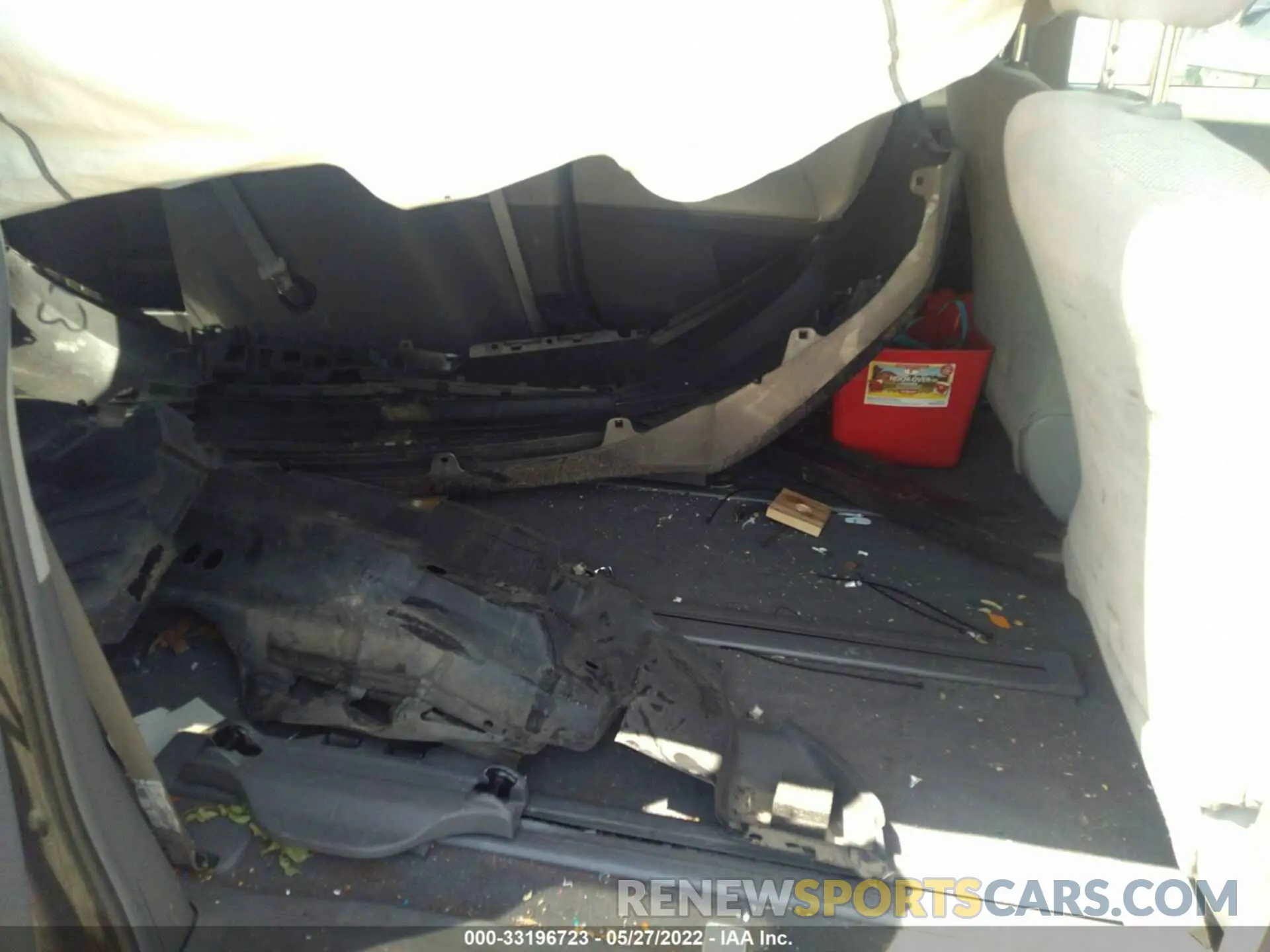8 fotografías del automóvil dañado 5TDZZ3DC7KS008096 TOYOTA SIENNA 2019