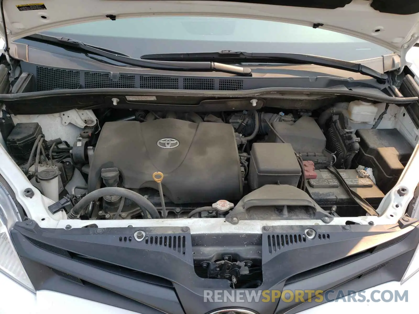 7 fotografías del automóvil dañado 5TDZZ3DC7KS996755 TOYOTA SIENNA 2019