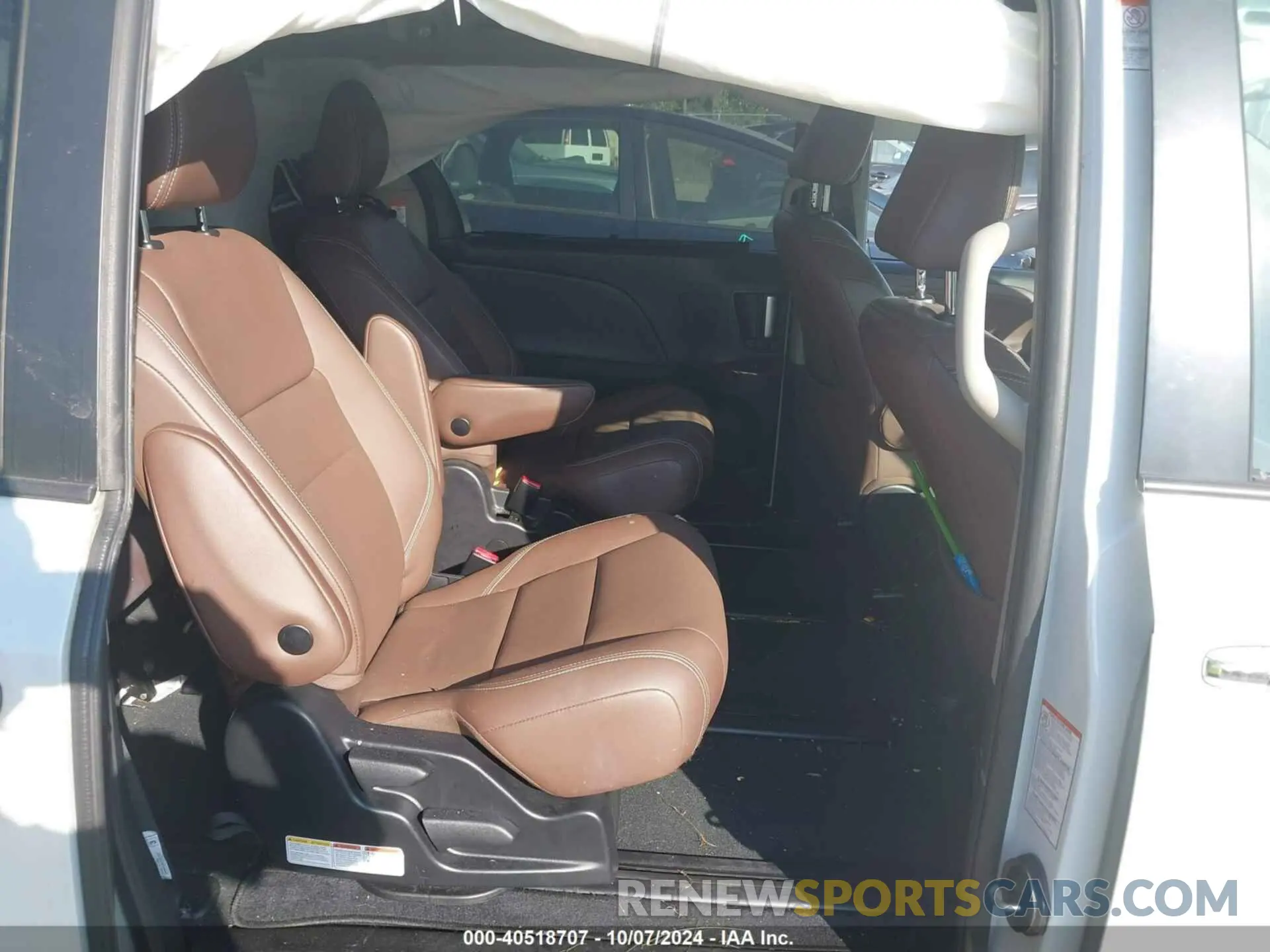 8 fotografías del automóvil dañado 5TDDZ3DC1LS232928 TOYOTA SIENNA 2020