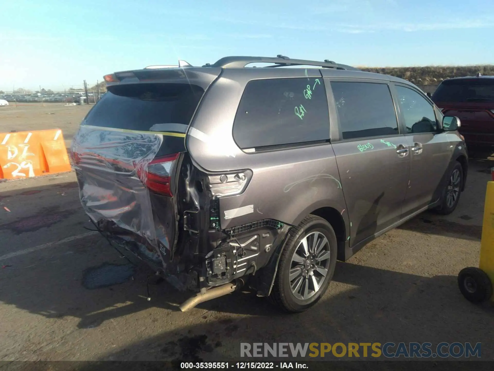 4 fotografías del automóvil dañado 5TDDZ3DC1LS232962 TOYOTA SIENNA 2020
