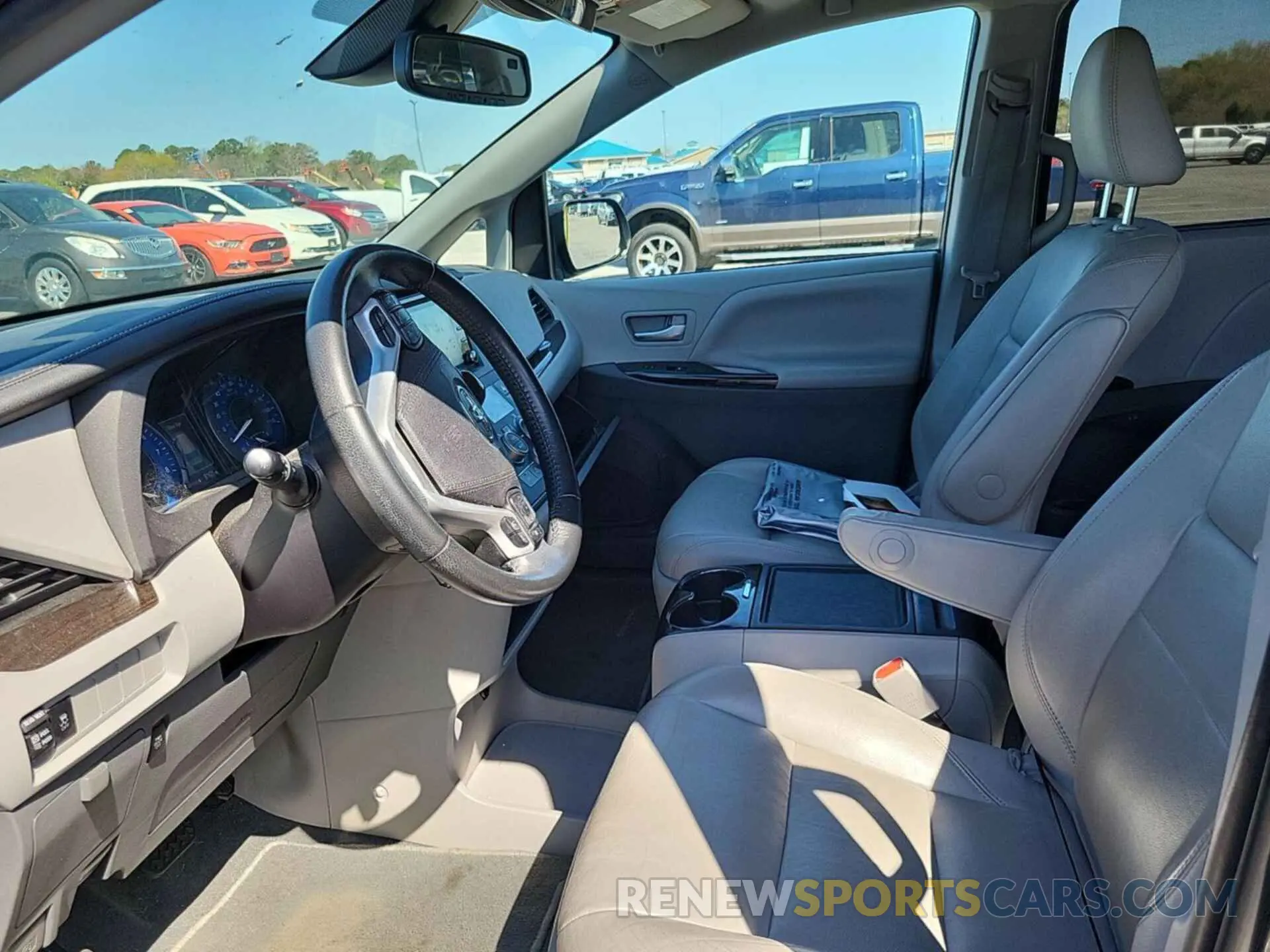 35 fotografías del automóvil dañado 5TDDZ3DC8LS230299 TOYOTA SIENNA 2020
