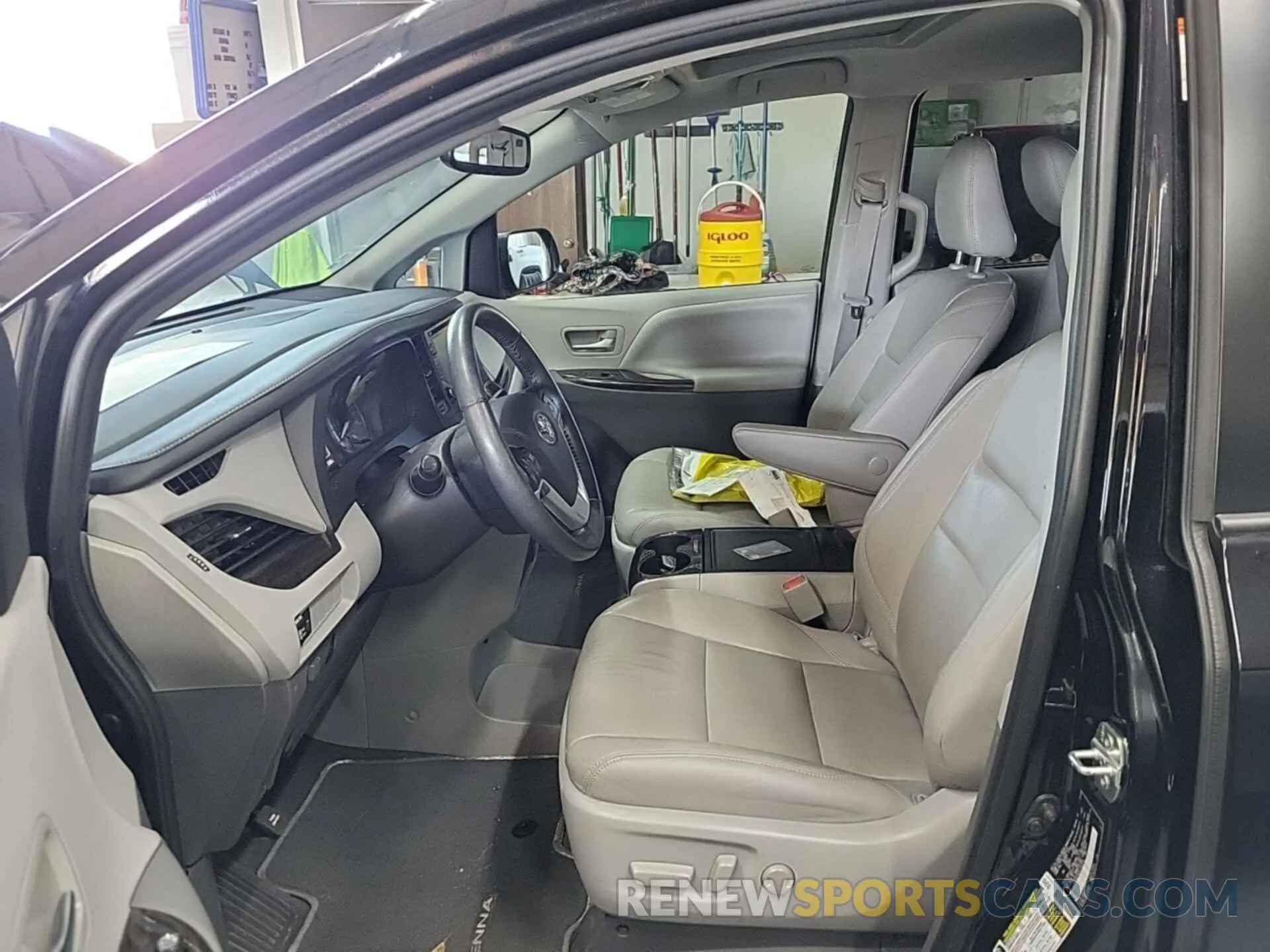 17 fotografías del automóvil dañado 5TDDZ3DC9LS249539 TOYOTA SIENNA 2020