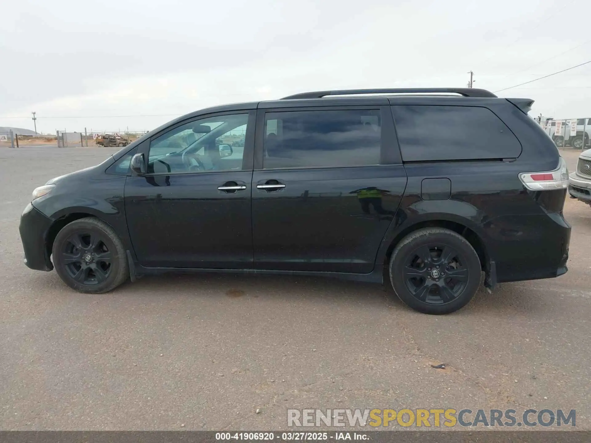 14 fotografías del automóvil dañado 5TDEZ3DC3LS238377 TOYOTA SIENNA 2020