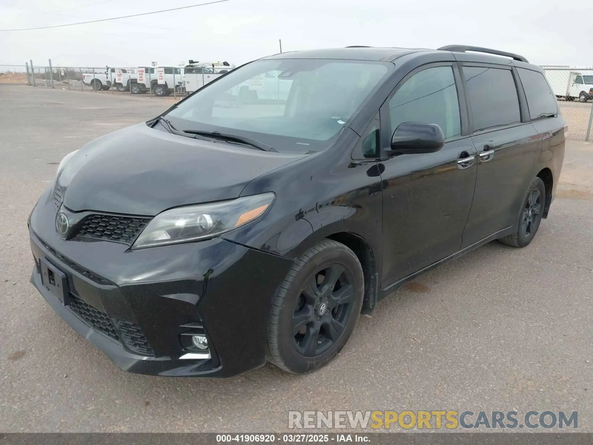 2 fotografías del automóvil dañado 5TDEZ3DC3LS238377 TOYOTA SIENNA 2020