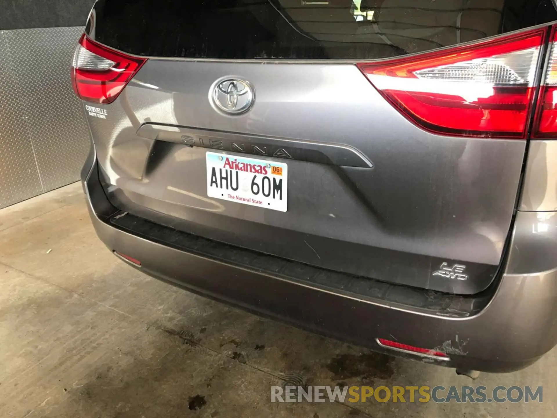 18 fotografías del automóvil dañado 5TDJZ3DC6LS245225 TOYOTA SIENNA 2020