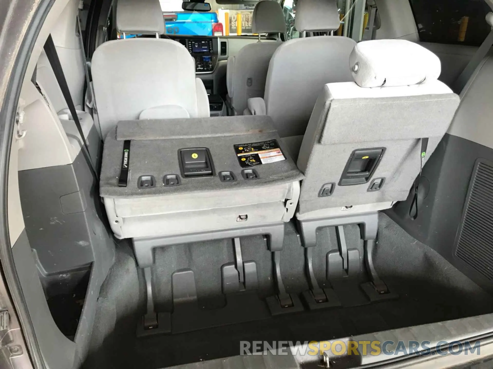 25 fotografías del automóvil dañado 5TDJZ3DC6LS245225 TOYOTA SIENNA 2020