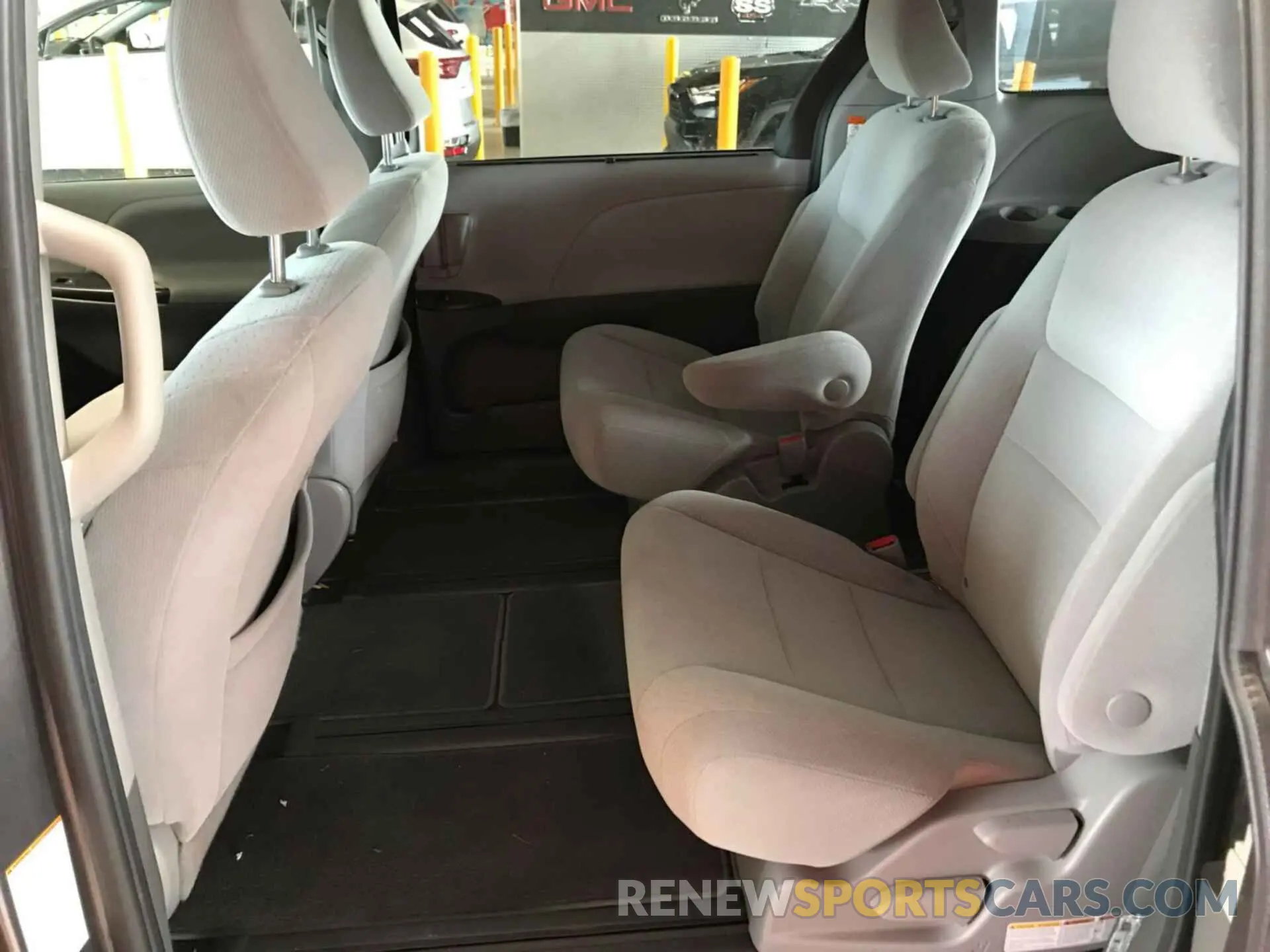 7 fotografías del automóvil dañado 5TDJZ3DC6LS245225 TOYOTA SIENNA 2020