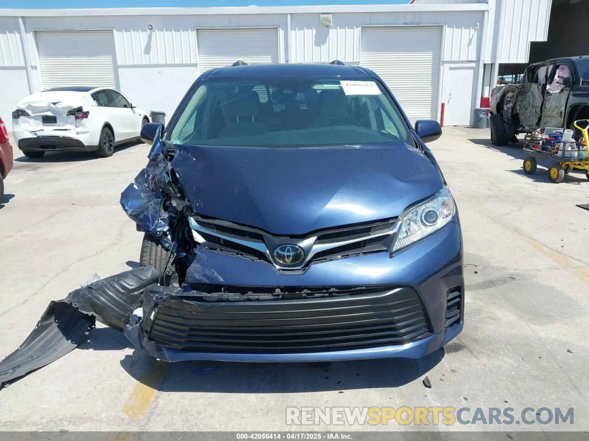 12 fotografías del automóvil dañado 5TDKZ3DC0LS047826 TOYOTA SIENNA 2020