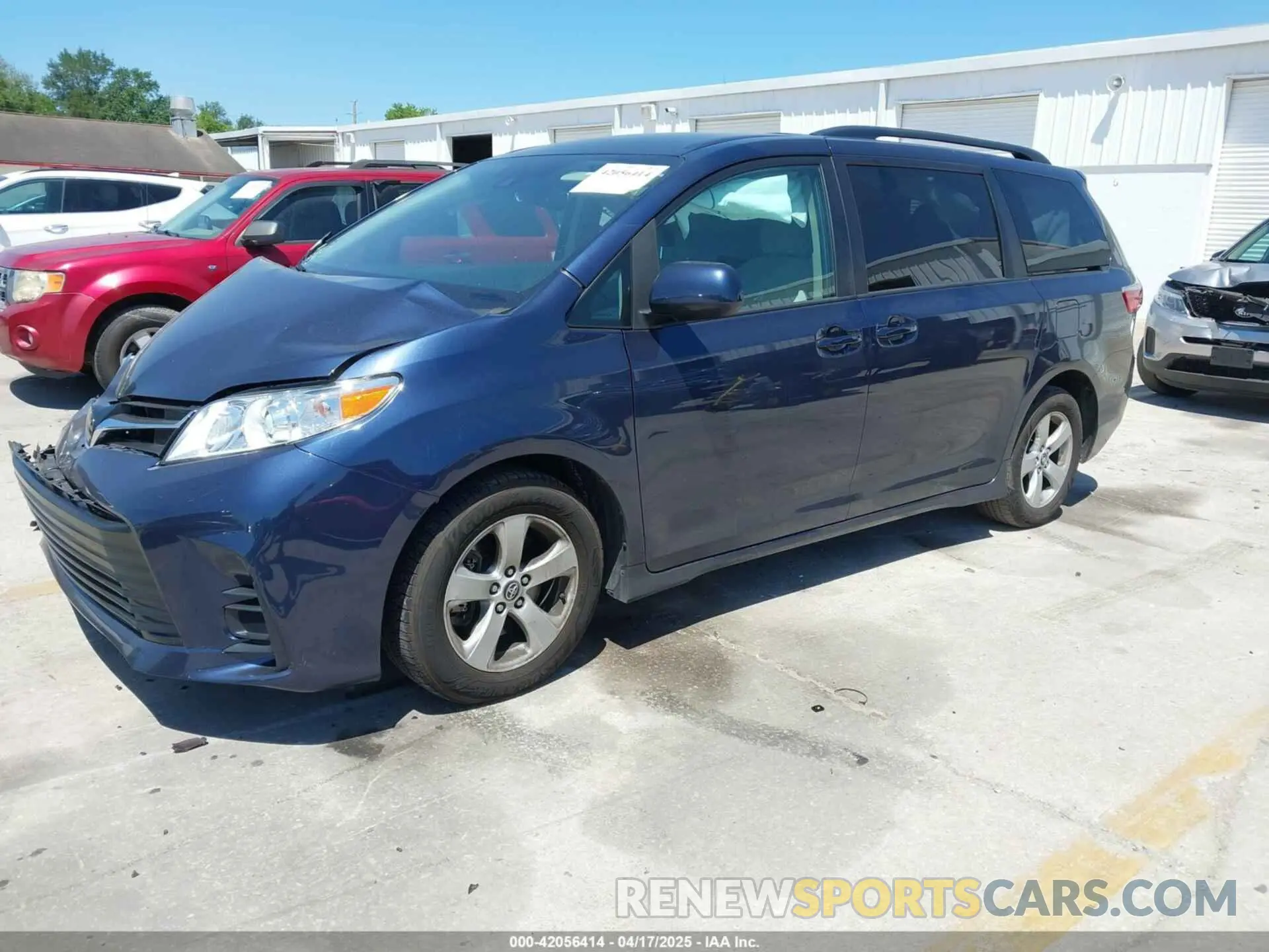 2 fotografías del automóvil dañado 5TDKZ3DC0LS047826 TOYOTA SIENNA 2020