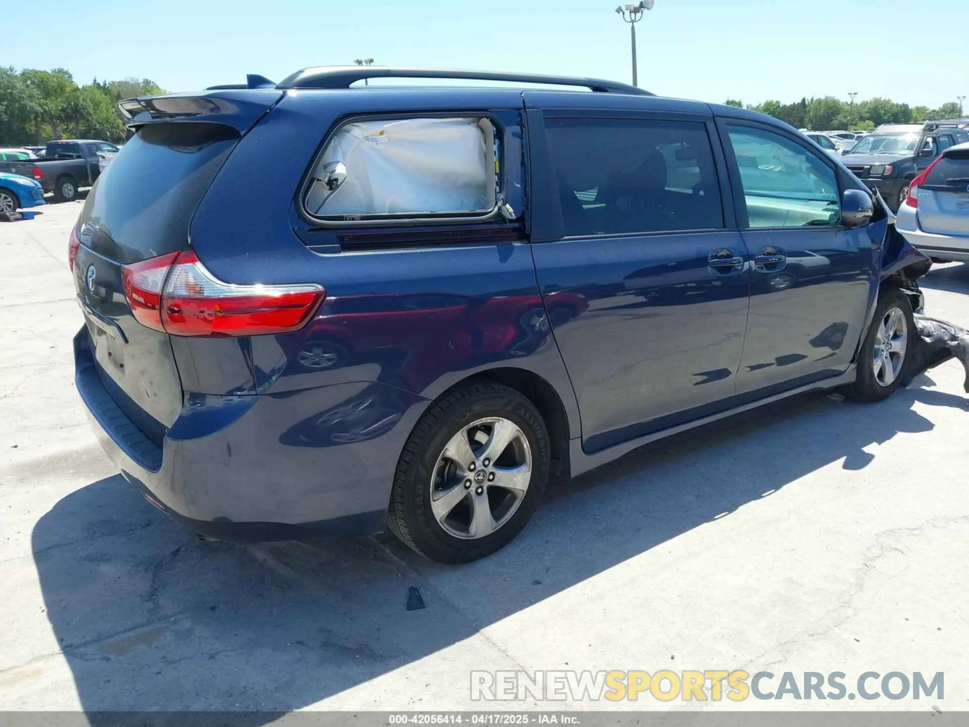 4 fotografías del automóvil dañado 5TDKZ3DC0LS047826 TOYOTA SIENNA 2020