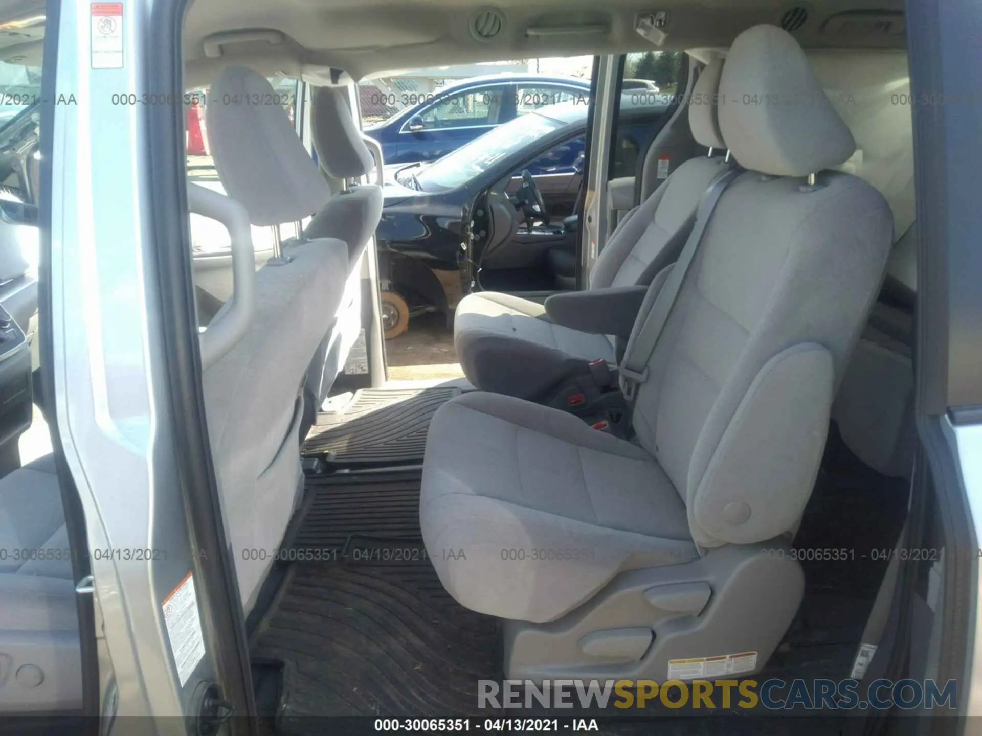8 fotografías del automóvil dañado 5TDKZ3DC0LS084097 TOYOTA SIENNA 2020